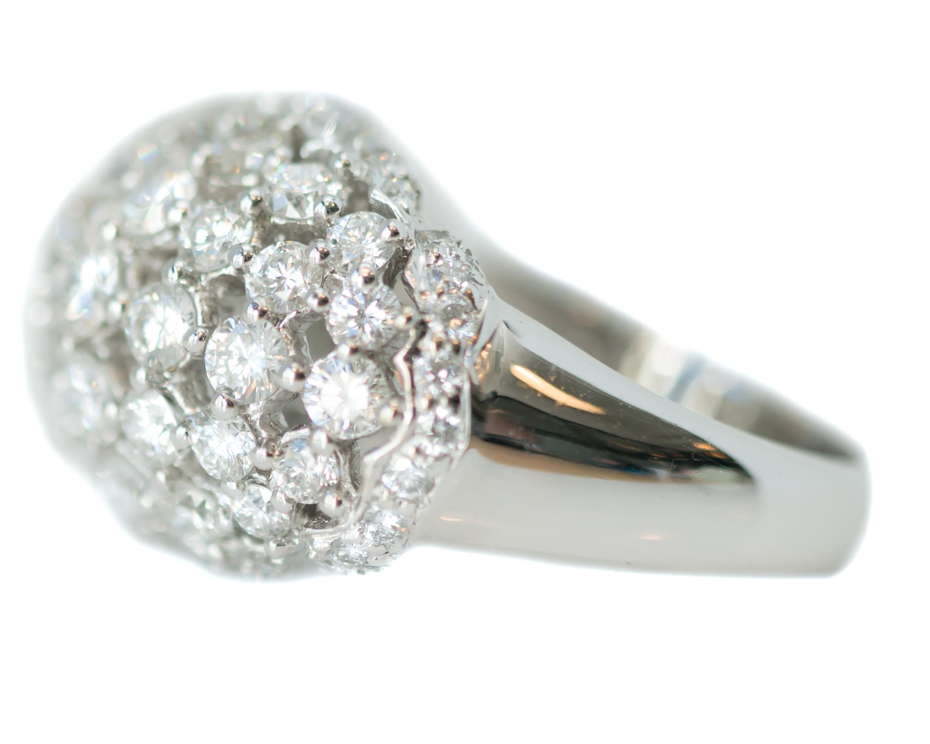 1950s 2.94 Carat Diamond and 18 Karat White Gold Dome Ring In Good Condition For Sale In Atlanta, GA