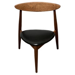 Chaise à 3 pieds des années 1950 Attribuée à Hans J. Wegner Chaise à cœur