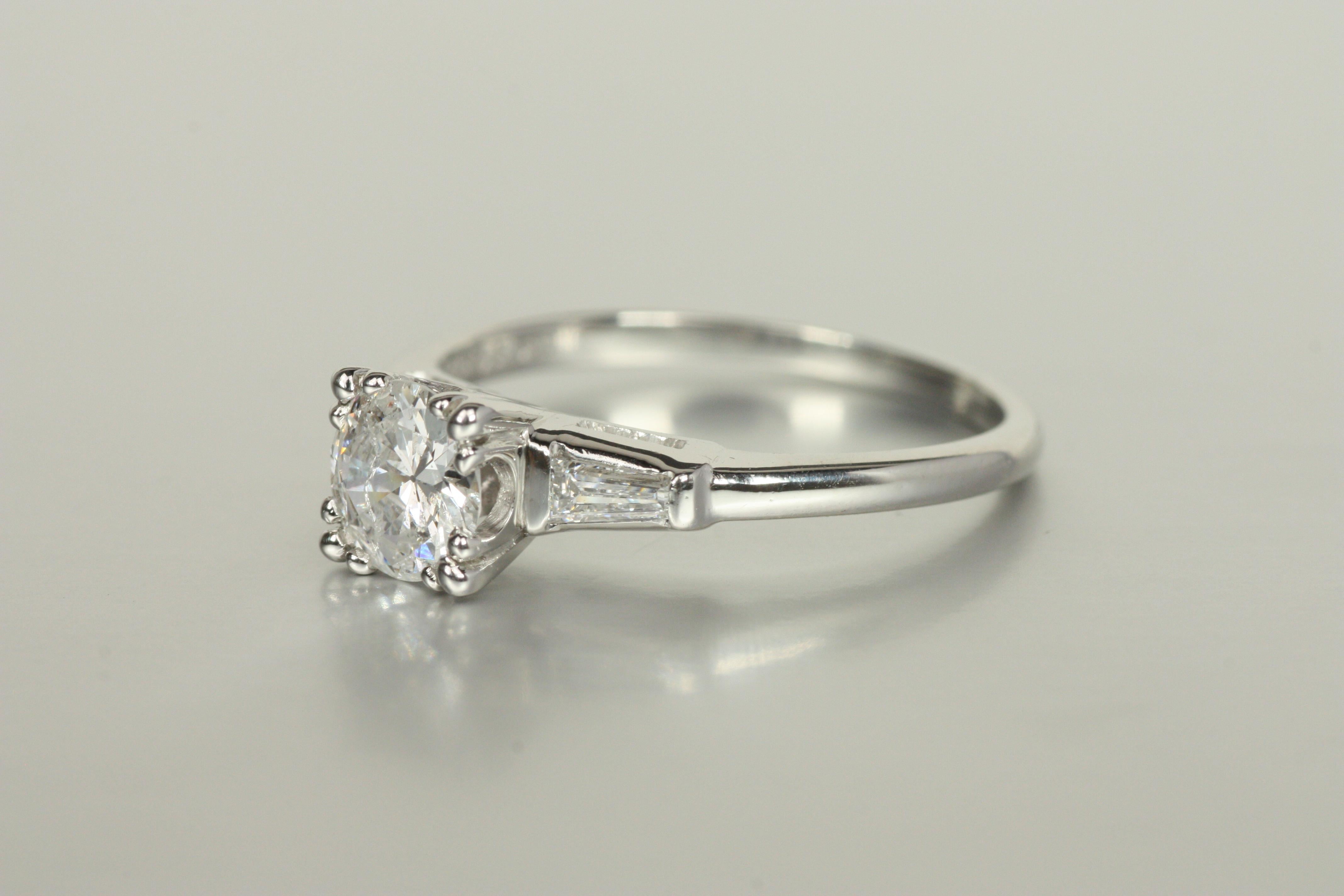 1950s 3-Stone Engagement Ring – 0.84ct Round & Baguette Diamonds in Platinum In Excellent Condition For Sale In Santa Monica, CA