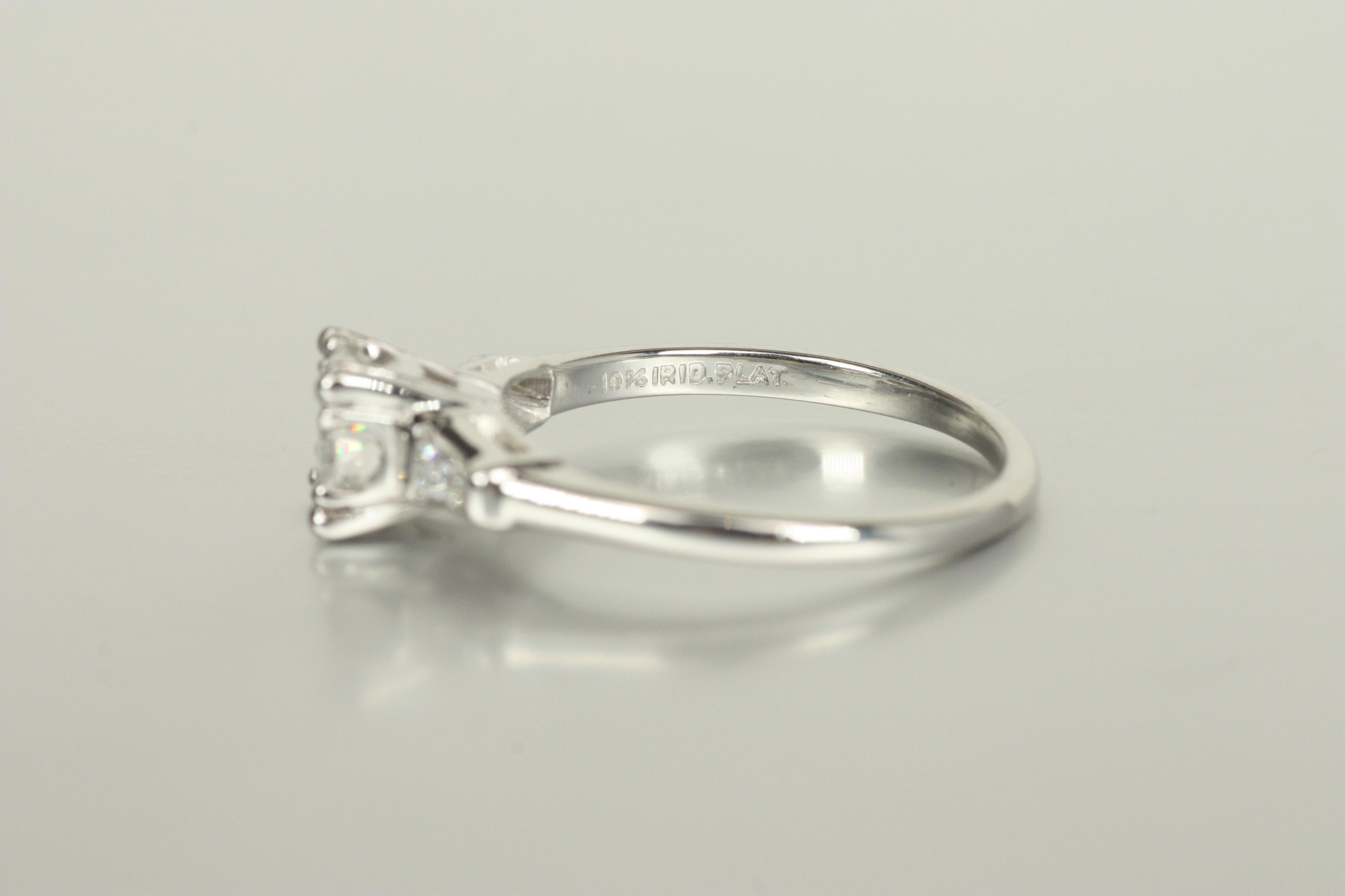 1950s 3-Stone Engagement Ring – 0.84ct Round & Baguette Diamonds in Platinum For Sale 2