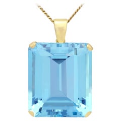 1950s 31.47 Carat Aquamarine and Yellow Gold Pendant