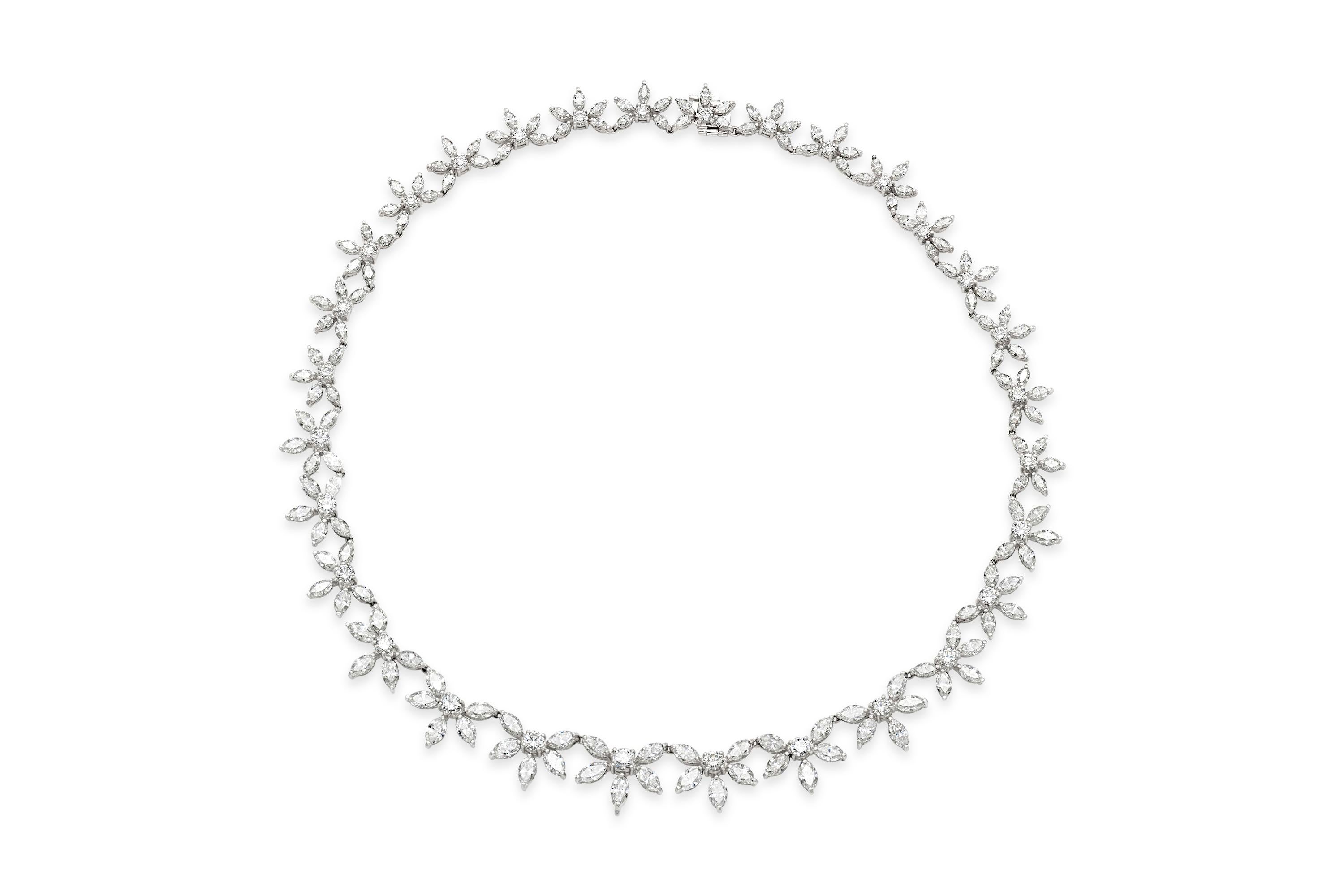 Finely crafted in platinum with Roud Brilliant and Marquise cut diamonds weighing approximately a total of 35.10 carats.
Circa 1950s