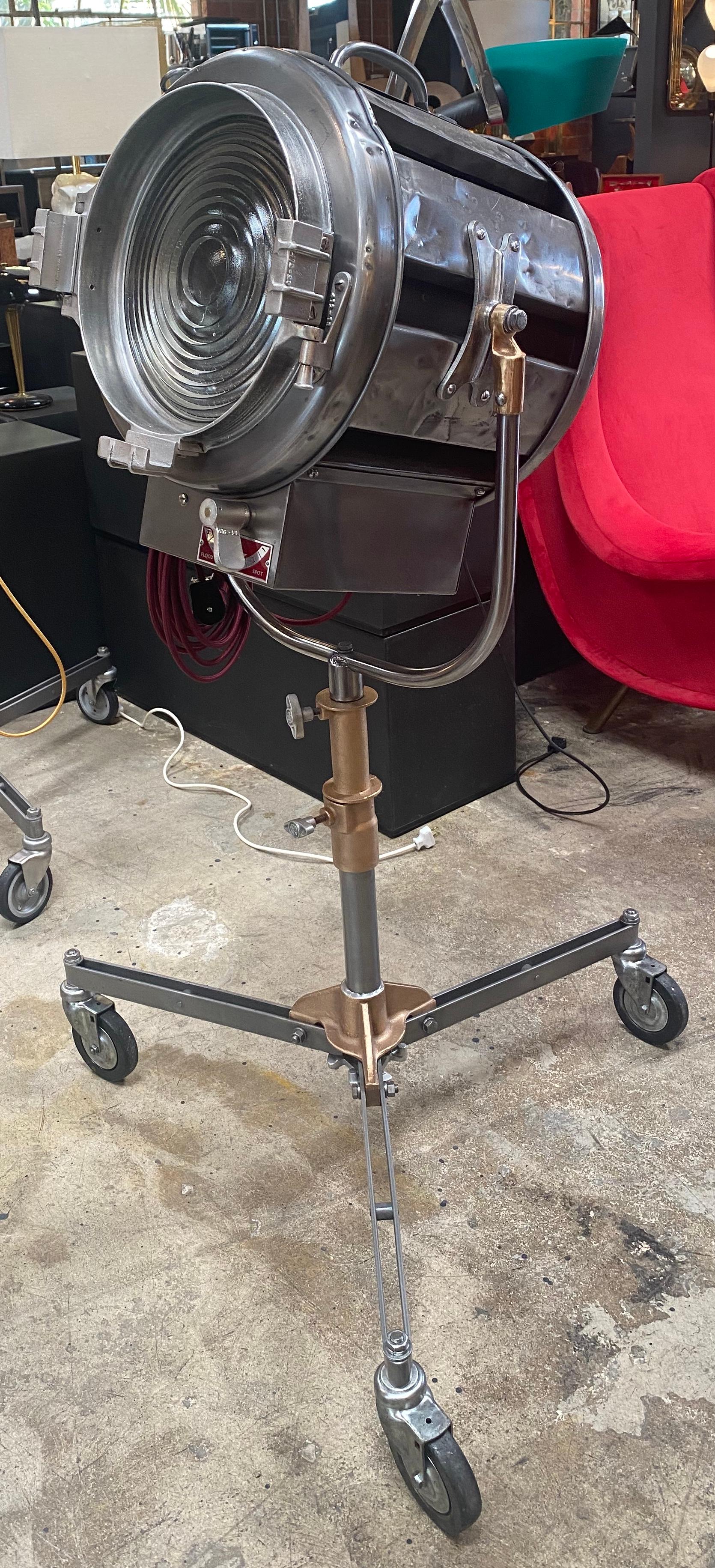 Classic film studio light made by Mole Richardson, Inc. of Hollywood, CA during the Golden Era of film, direct from the Paramount Studios Lot. Repurposed Vintage Hollywood Movie Light rewired with standard Edison E26 socket and bulb to be used as a