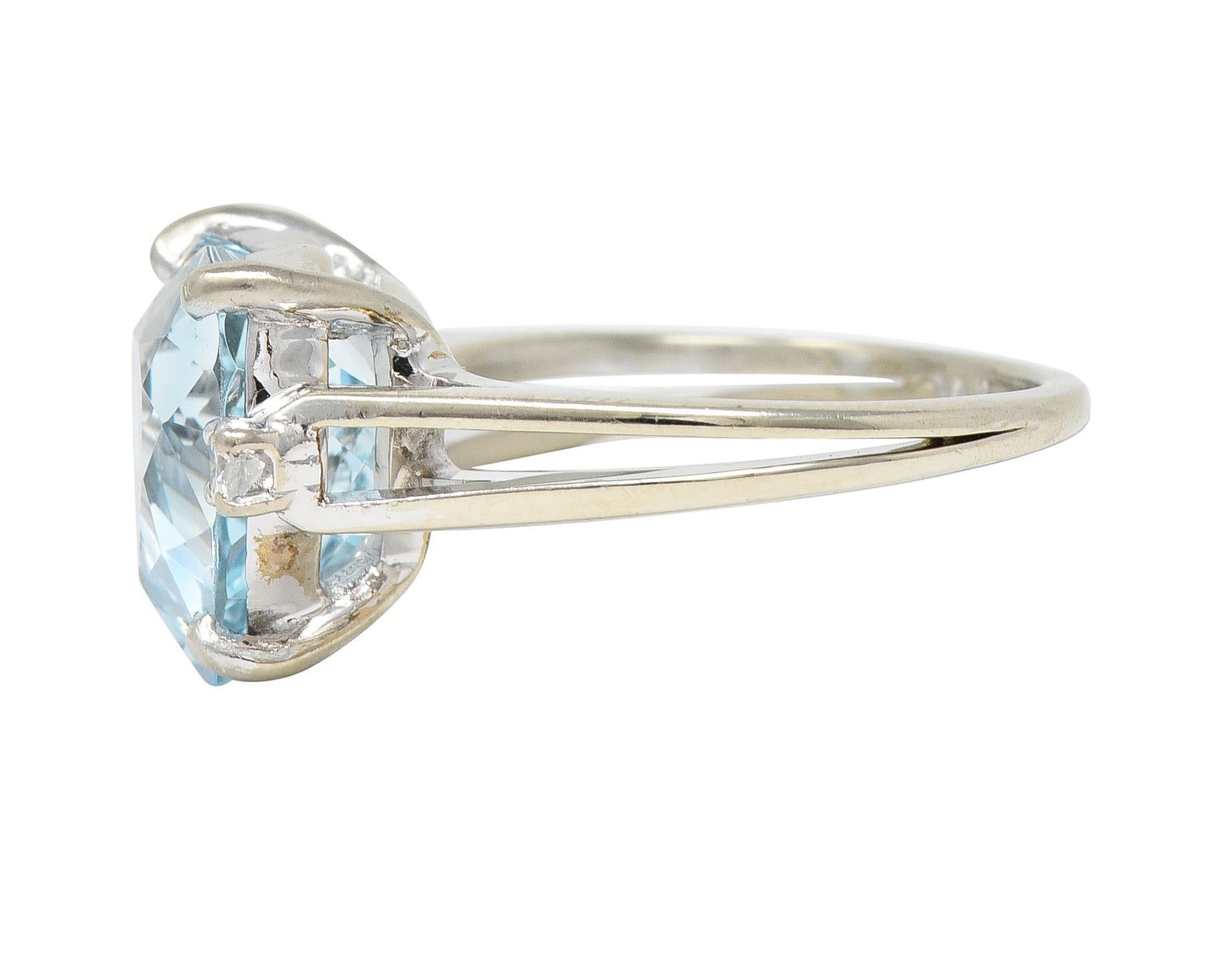 1950er Jahre Herz-Dreisteinring aus 14 Karat Weißgold mit 4,80 Karat Aquamarin und Diamant für Damen oder Herren