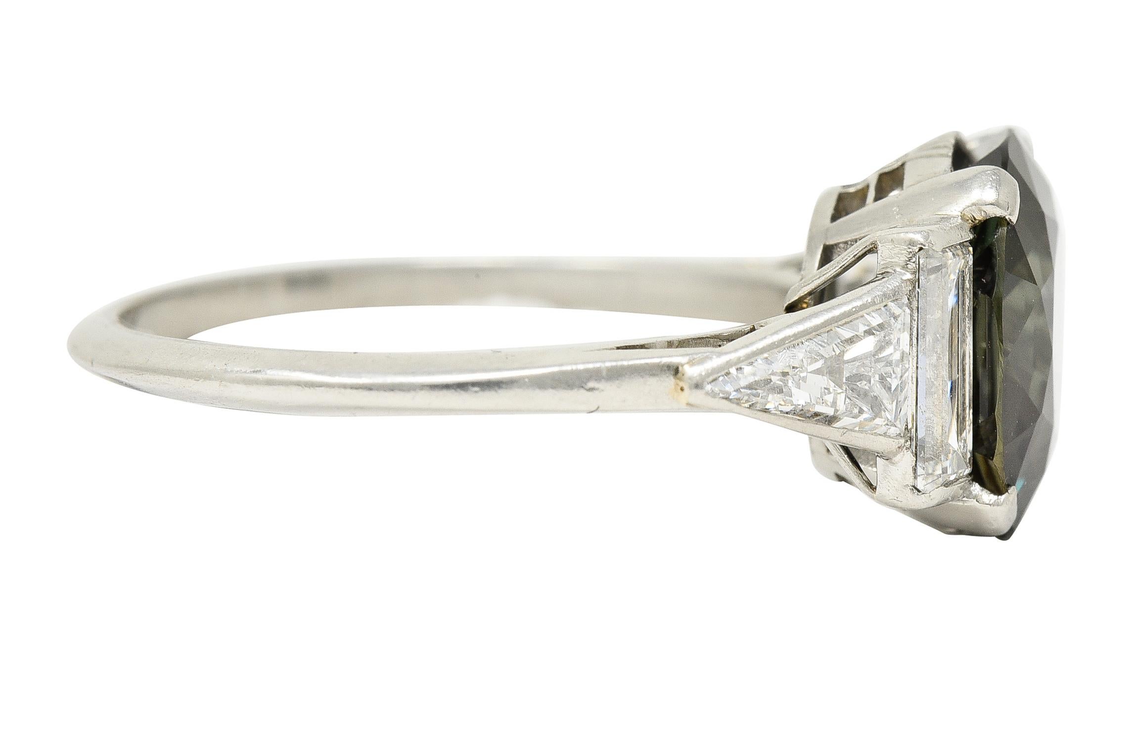 1950s 4.84 Carats Ceylon Alexandrite Diamond Platinum Geometric Gemstone Ring In Excellent Condition For Sale In Philadelphia, PA