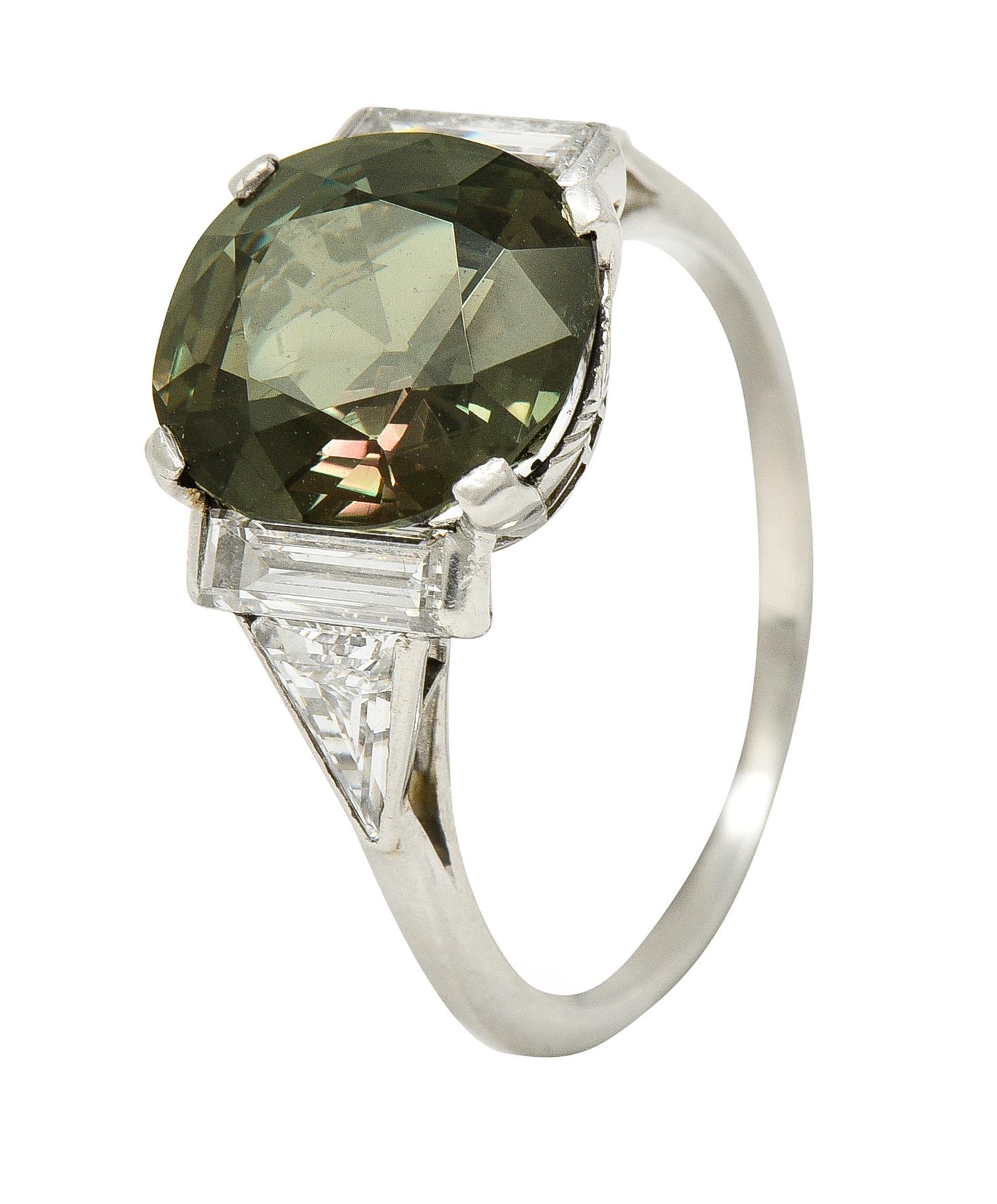 1950s 4.84 Carats Ceylon Alexandrite Diamond Platinum Geometric Gemstone Ring For Sale 4