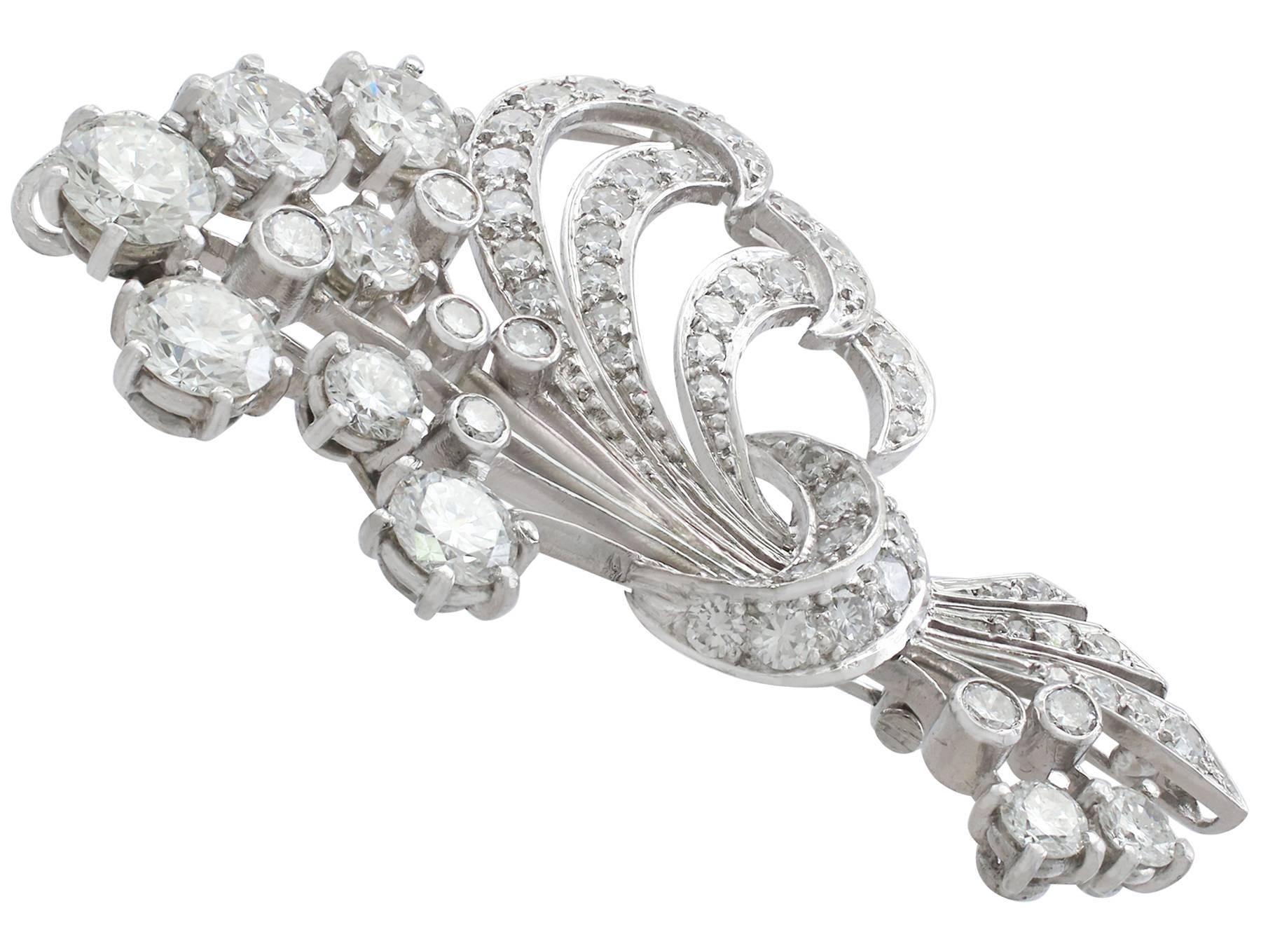 1950s 4.98 Carat Diamond and Platinum Flower Spray Brooch / Pendant In Excellent Condition In Jesmond, Newcastle Upon Tyne