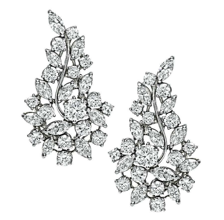 Dies ist ein wunderschönes Paar Ohrringe aus Platin aus den 1950er Jahren. Die Ohrringe bestehen aus funkelnden Diamanten im Marquise- und Rundschliff mit einem Gewicht von ca. 6.00ct. Die Farbe dieser Diamanten ist G mit VS-Reinheit. Die Ohrringe
