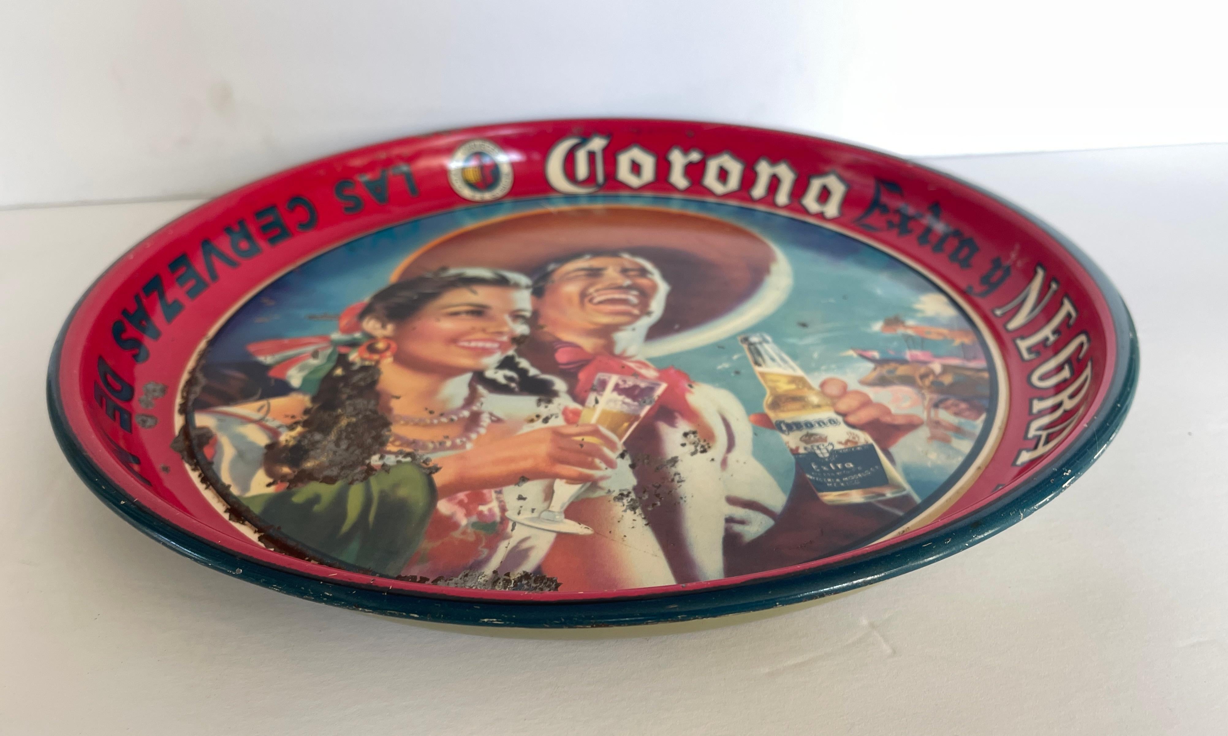 Plateau publicitaire en fer-blanc pour la bière Corona Negra Modelo du Mexique des années 1950-60 en vente 5