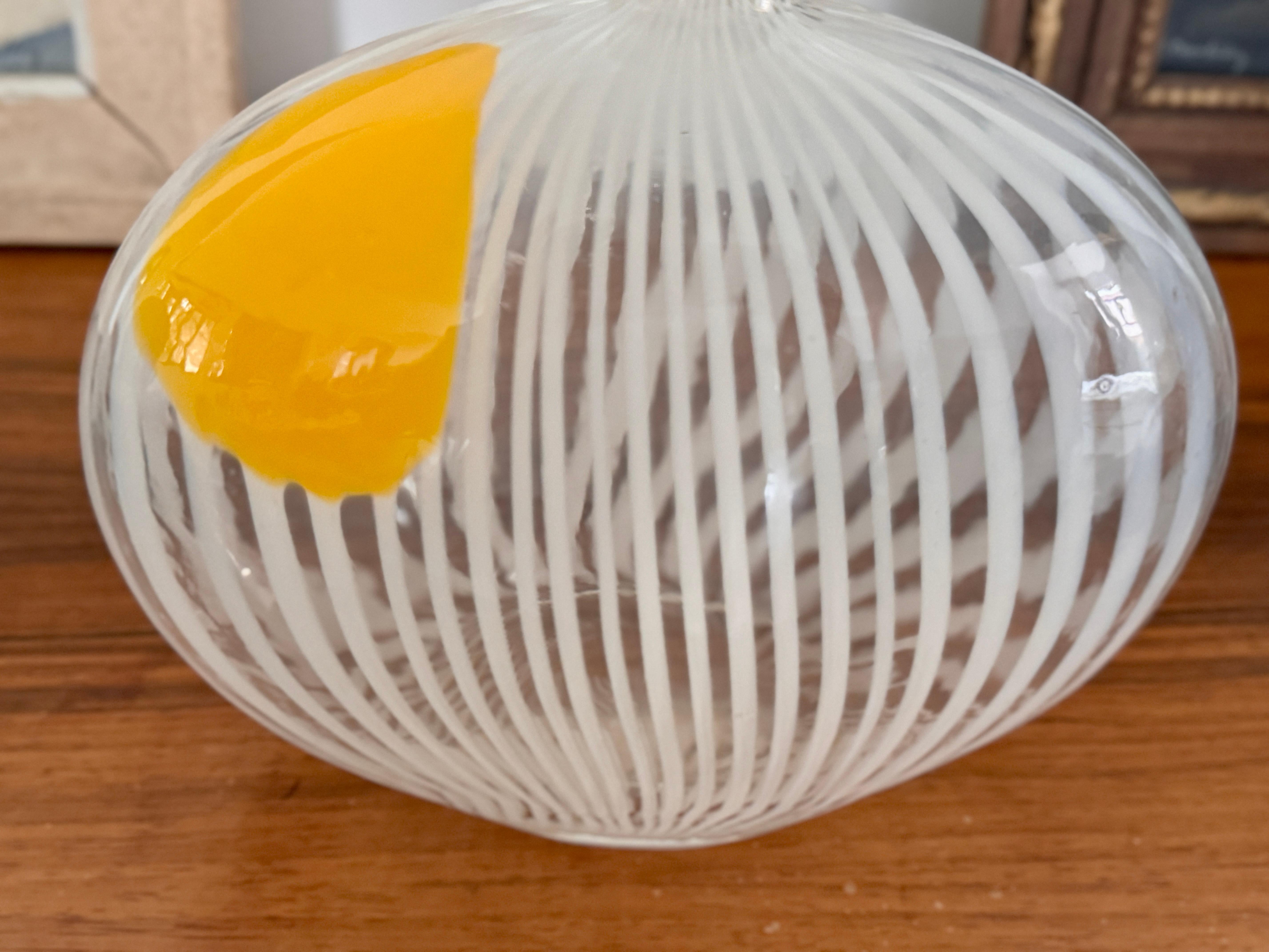 1950s–60s Murano Filigrana “Pillow” Vase, attributed to Dino Martens For Sale 4