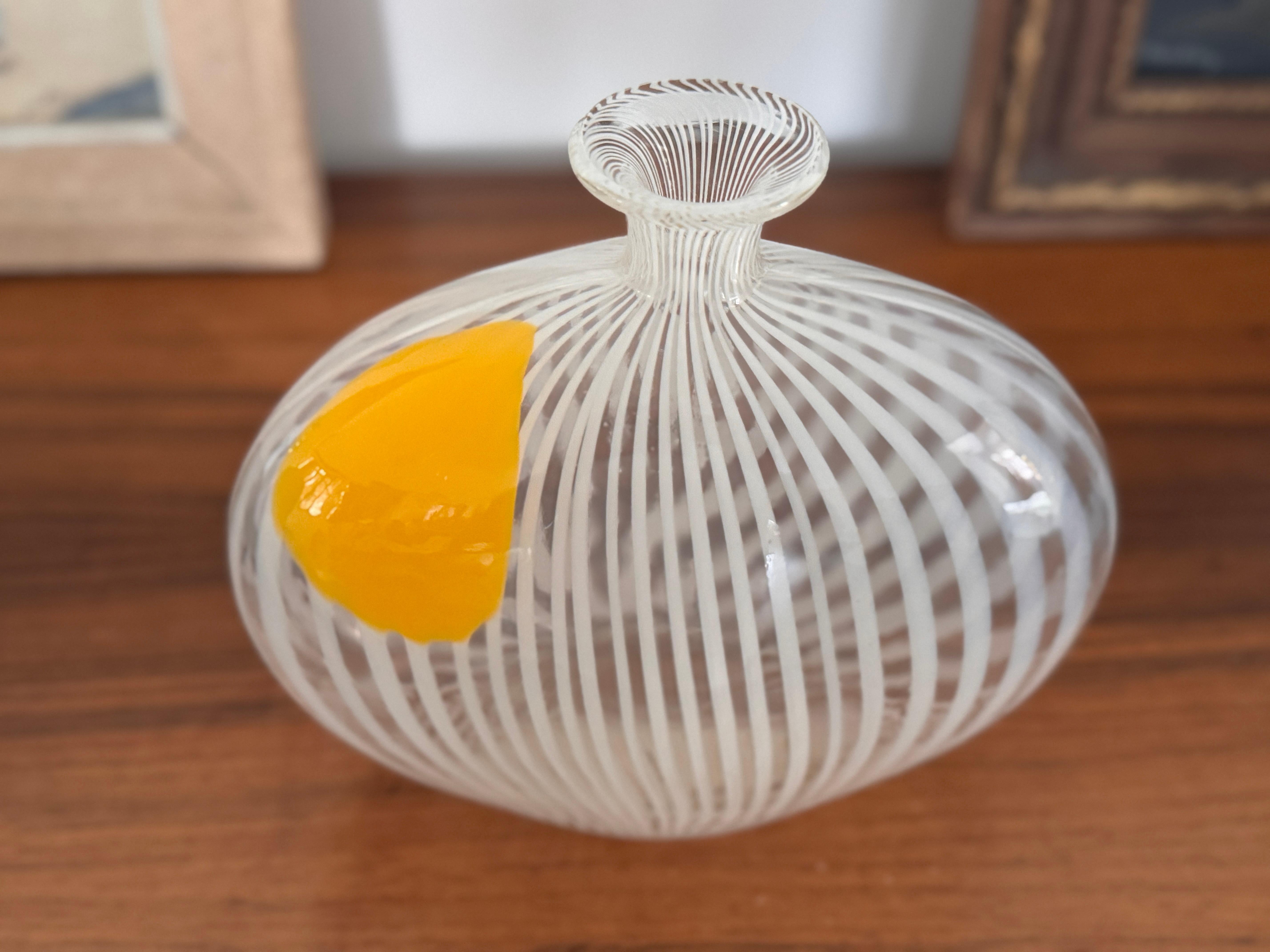 1950s–60s Murano Filigrana “Pillow” Vase, attributed to Dino Martens For Sale 3