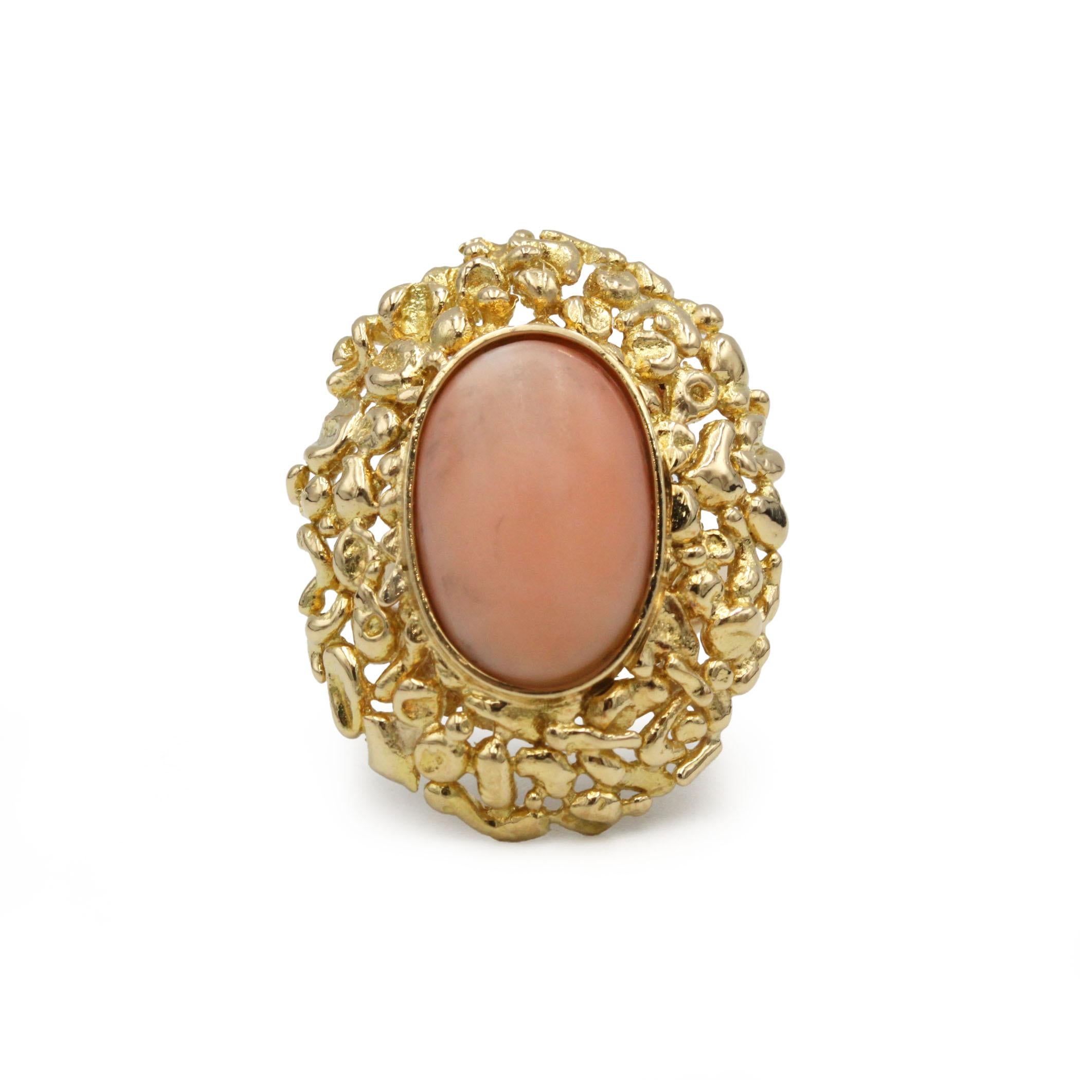 Anello di corallo retrò in oro giallo 18 carati degli anni '50-'60, fascia "pepita", FR 52 (US 6¾)