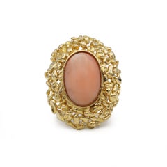 Anello di corallo retrò in oro giallo 18 carati degli anni '50-'60, fascia "pepita", FR 52 (US 6¾)