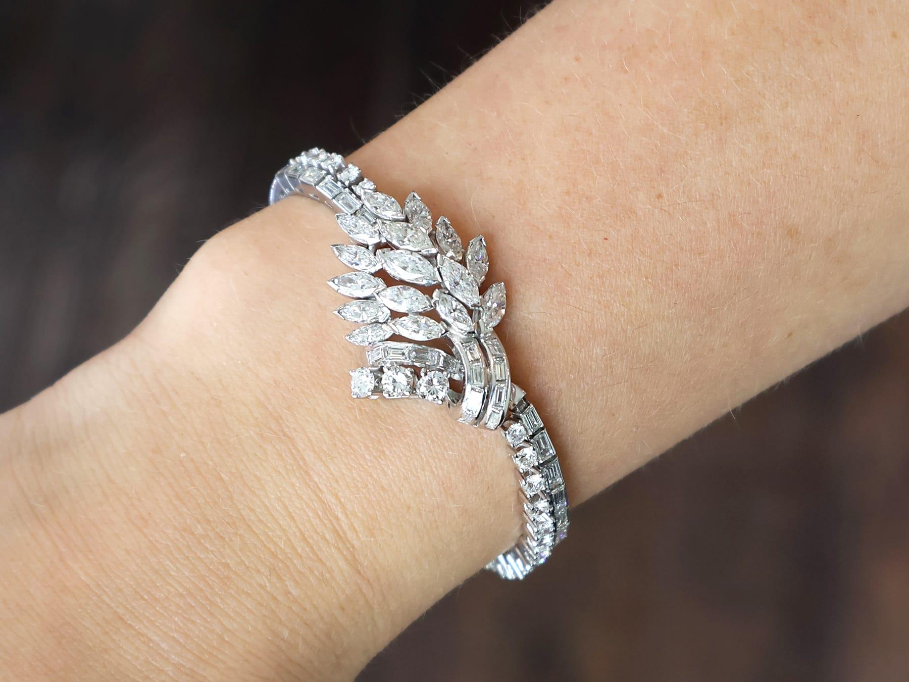 Brazalete de platino y diamantes de 6,85 quilates de los años 50 en Excelente estado para la venta en Jesmond, Newcastle Upon Tyne