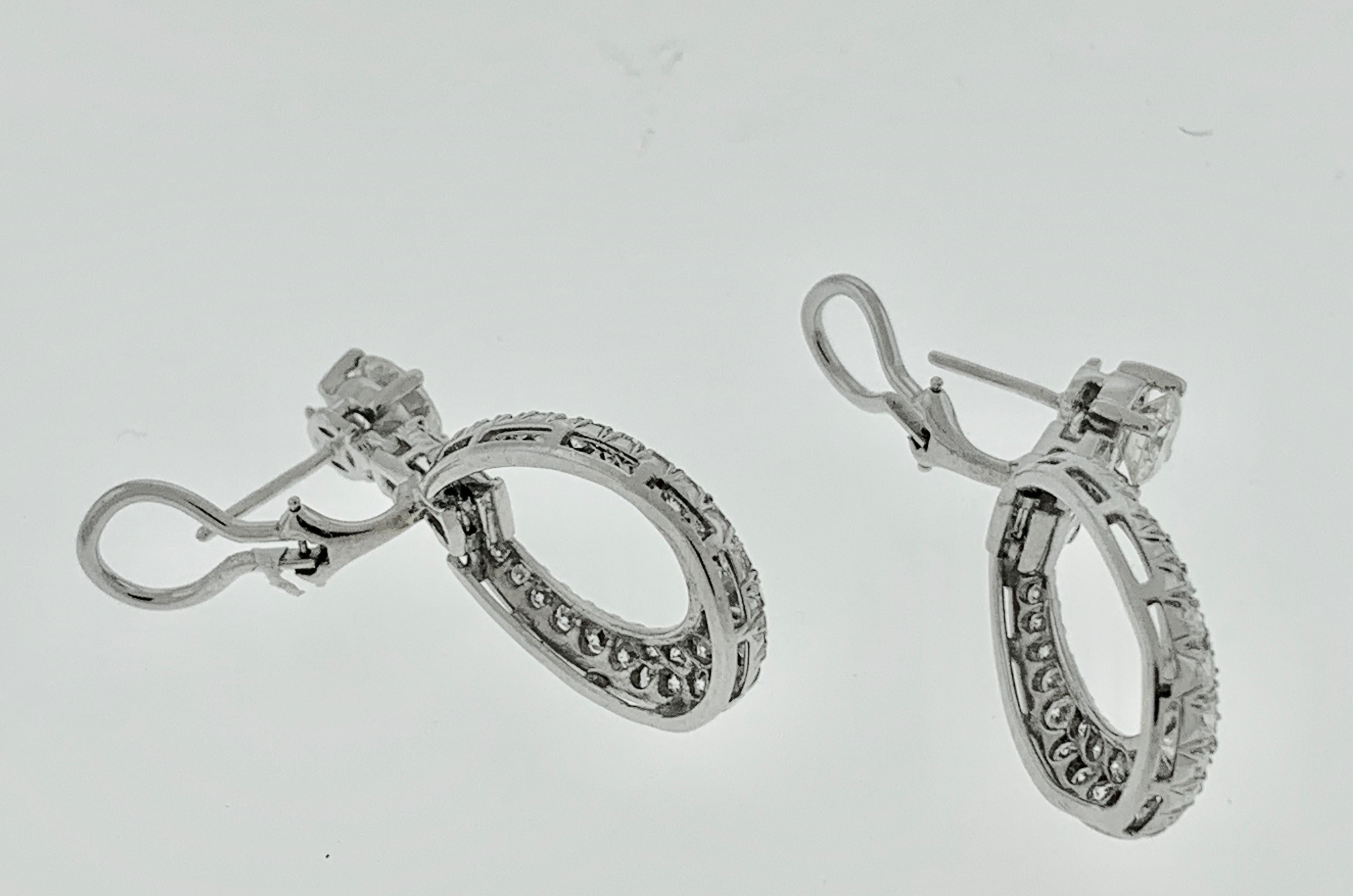 1950s 7 Ct Diamond Drop Cocktail Earrings Platinum with 2 Ct Solitaire Diamond In Excellent Condition For Sale In New York, NY