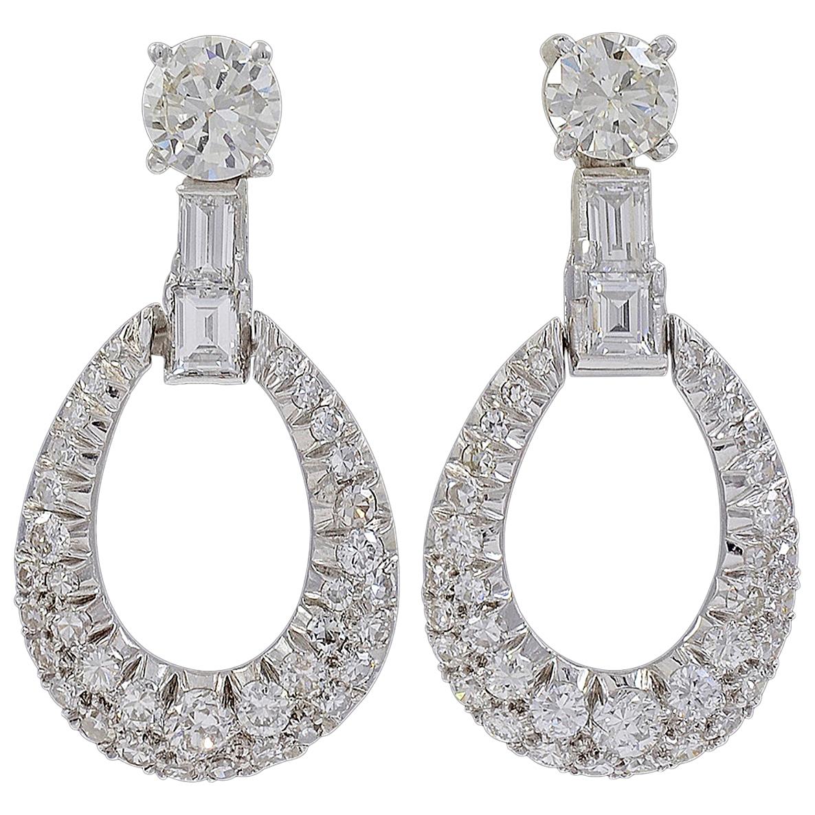 1950s 7 Ct Diamond Drop Cocktail Earrings Platinum with 2 Ct Solitaire Diamond For Sale