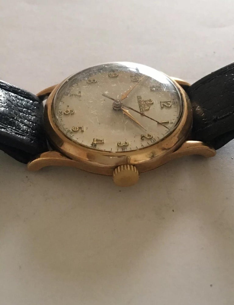 1950s 9 Carat Gold “Record” Vintage Wristwatch at 1stDibs