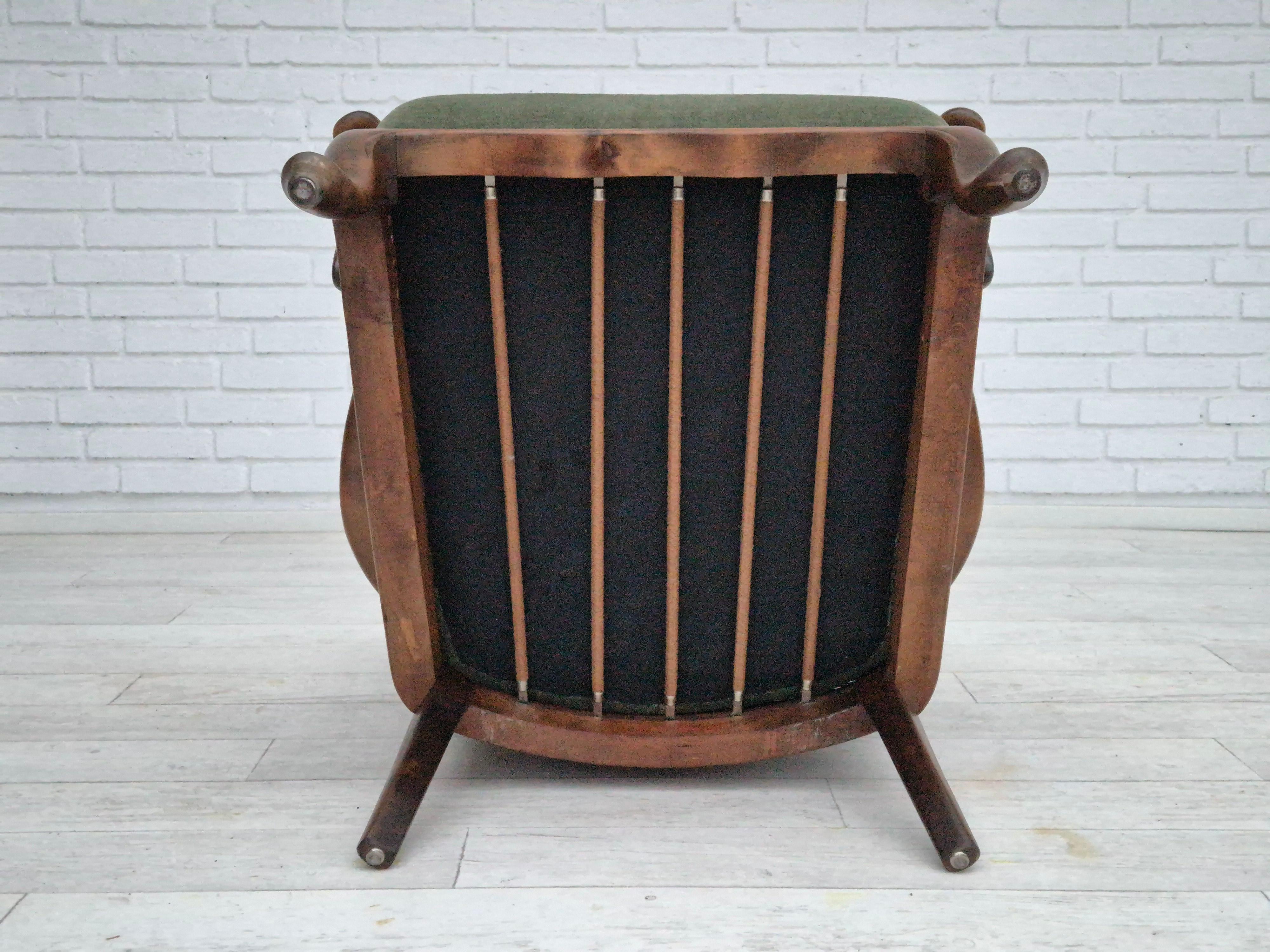1950er Jahre, ein Paar dänische Sessel im Originalzustand, Velours, Eschenholz. im Angebot 10