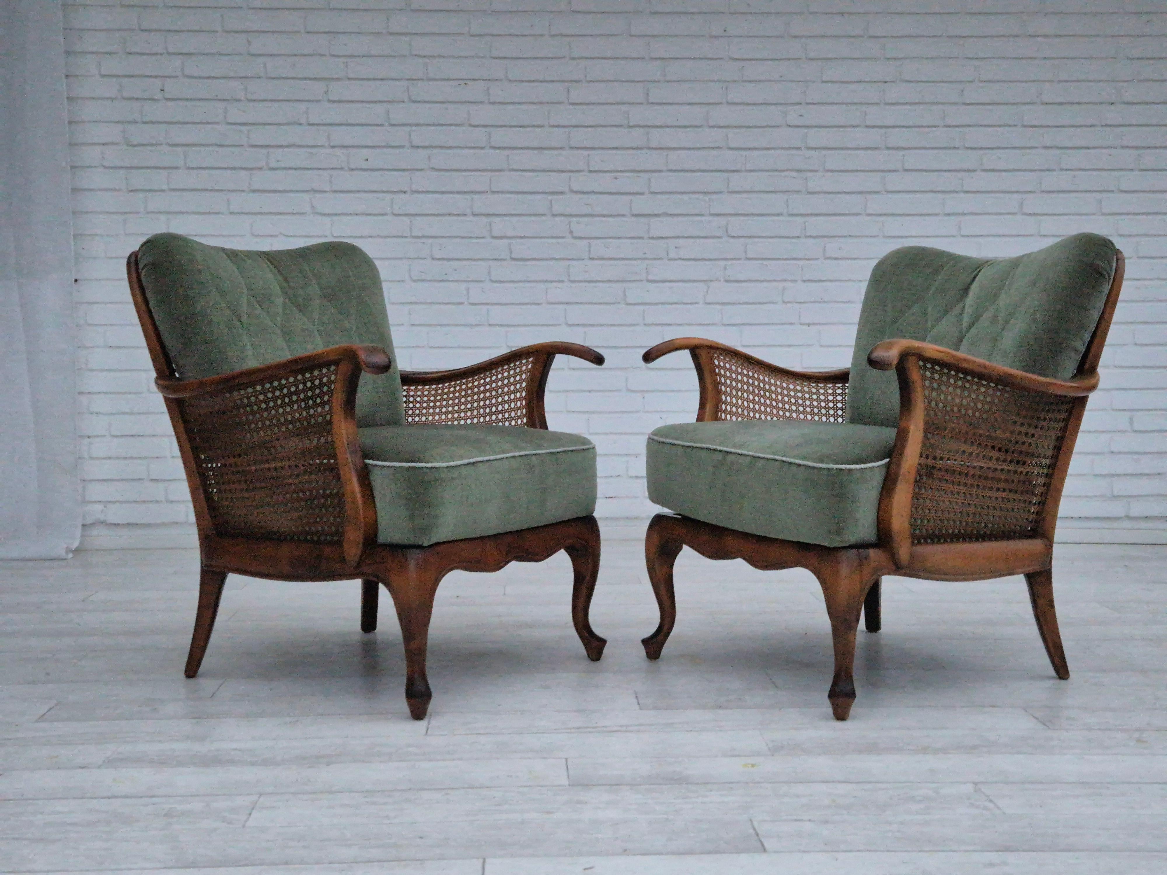 Scandinavian Modern 1950s, a pair of Danish armchairs in original condition, velour, ash wood. For Sale
