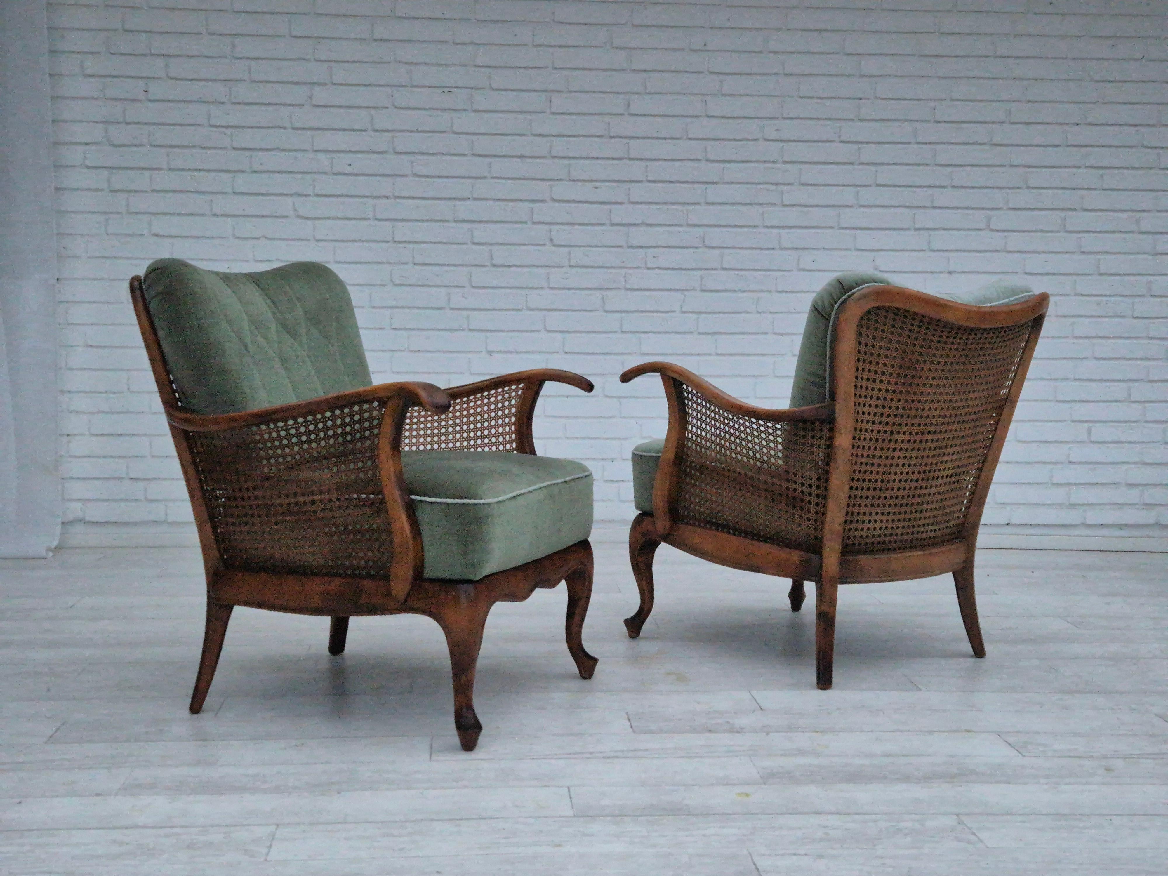 1950s, a pair of Danish armchairs in original condition, velour, ash wood. In Good Condition For Sale In Tarm, 82