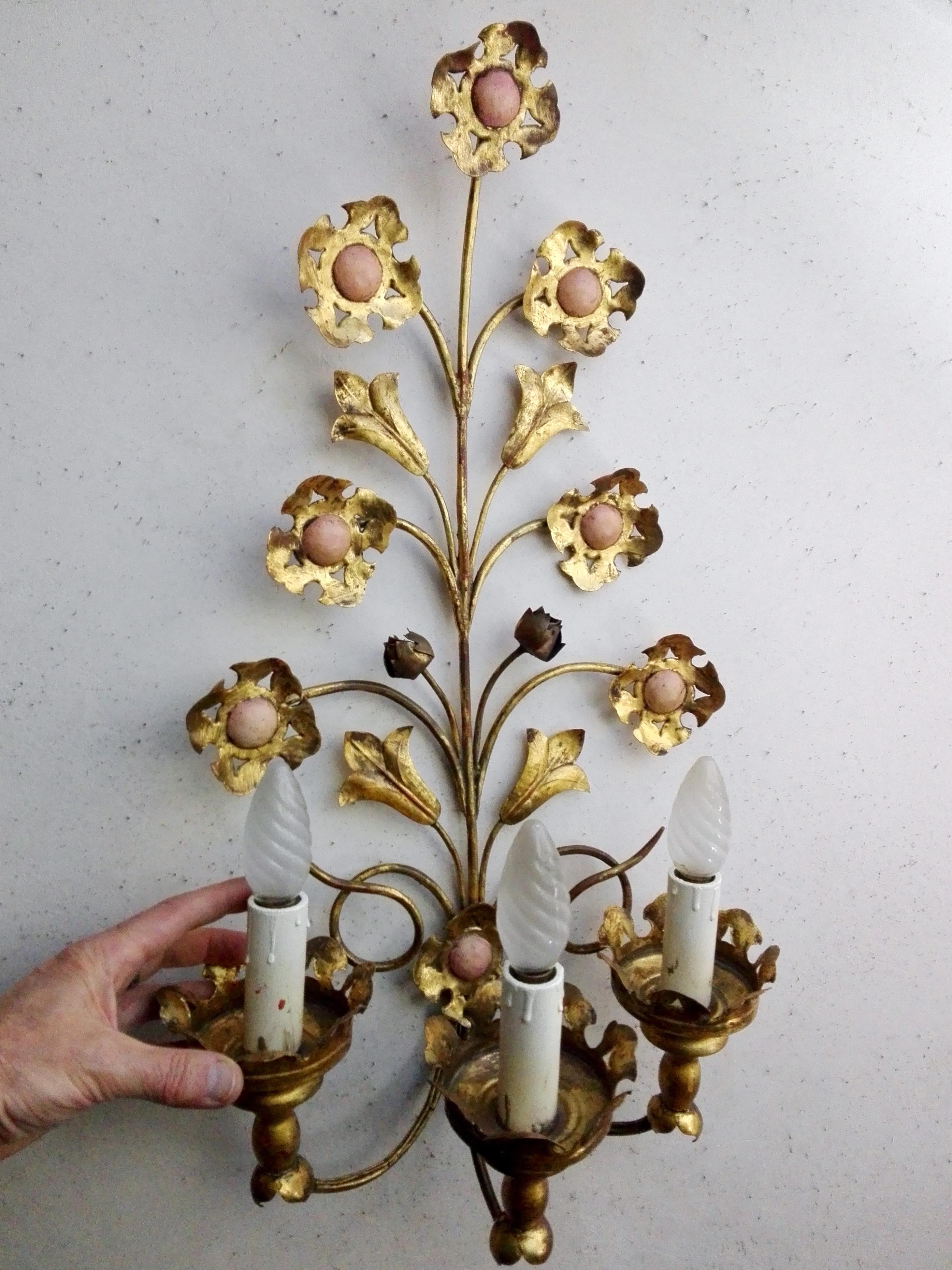Pair of Mid-Century Italian Tole Gilt metal three-light Wall Lamps. For Sale 1