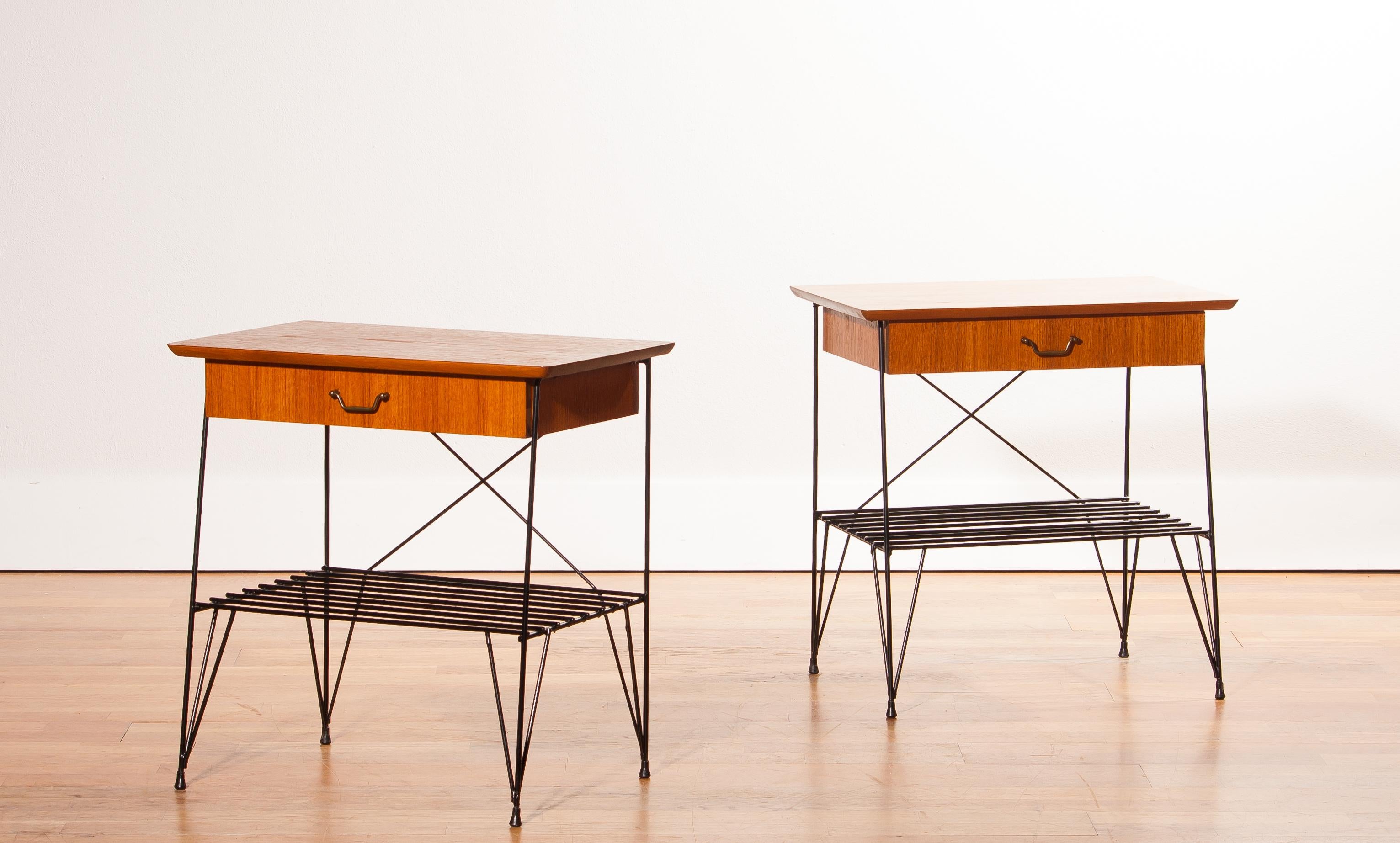 Exclusive nightstands or side tables in the famous Gullberg style.
The set is in perfect condition.
Made of black metal in combination with teak.
Period: 1950-1959, Sweden.
The dimensions are H 53 cm, W 52 cm, D 31 cm.