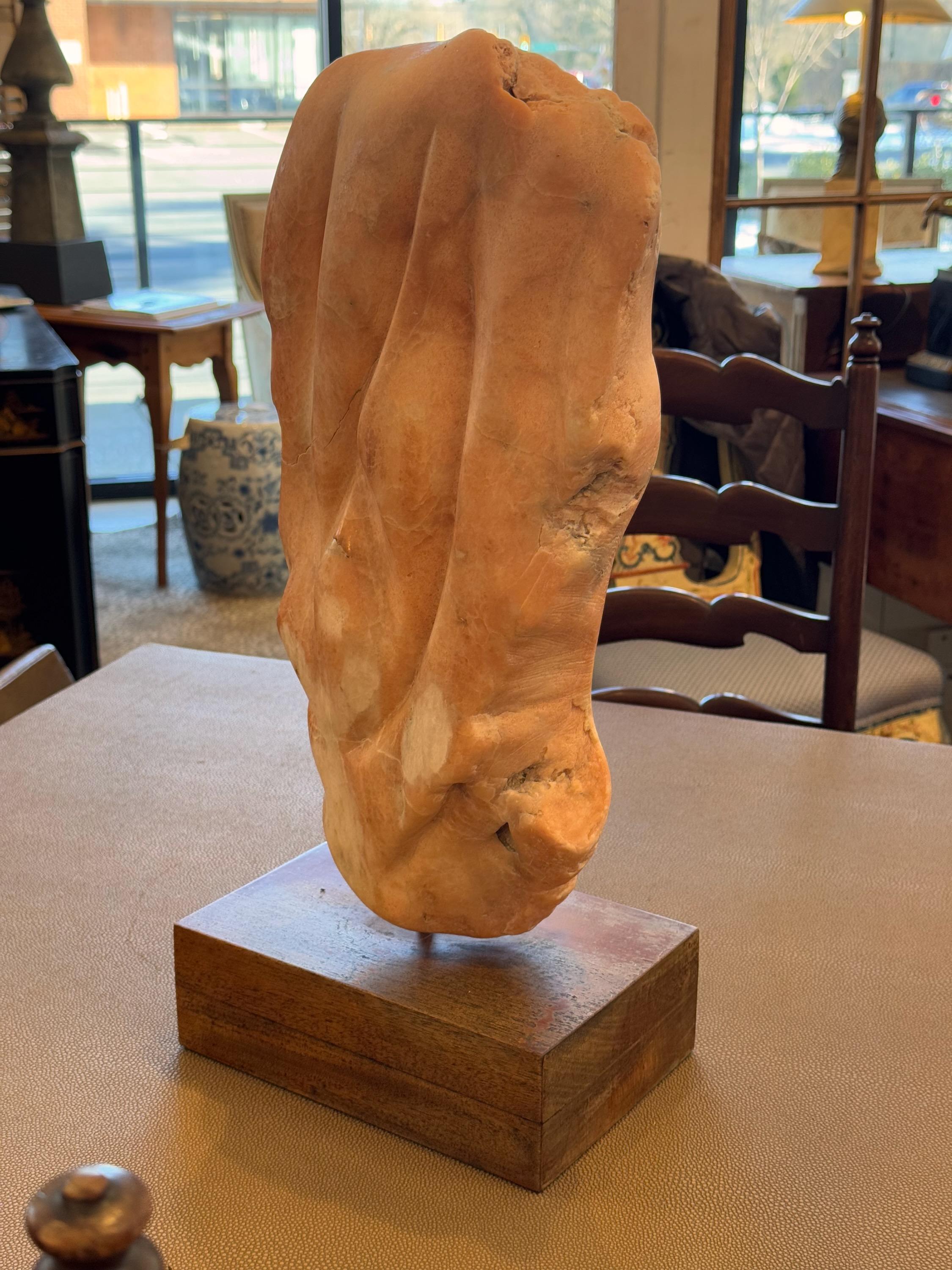 Sculpture abstraite en marbre des années 1950 en vente 1