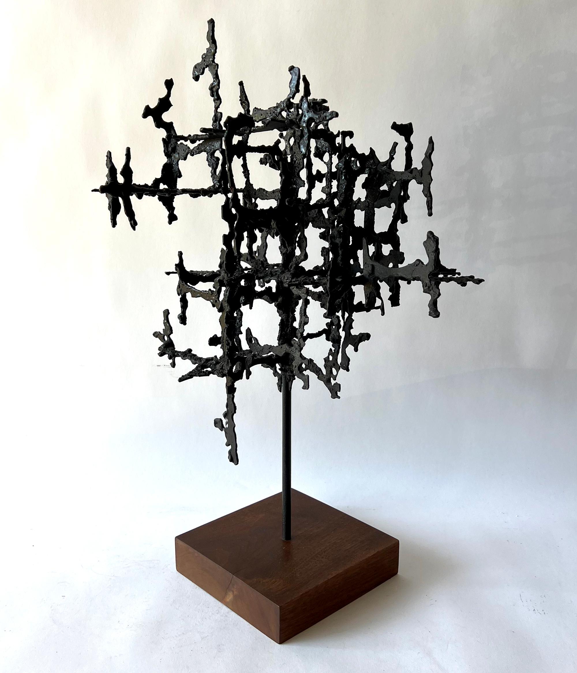 American 1950s Abstract Modernist Painted Metal on Walnut Base Table Top Sculpture