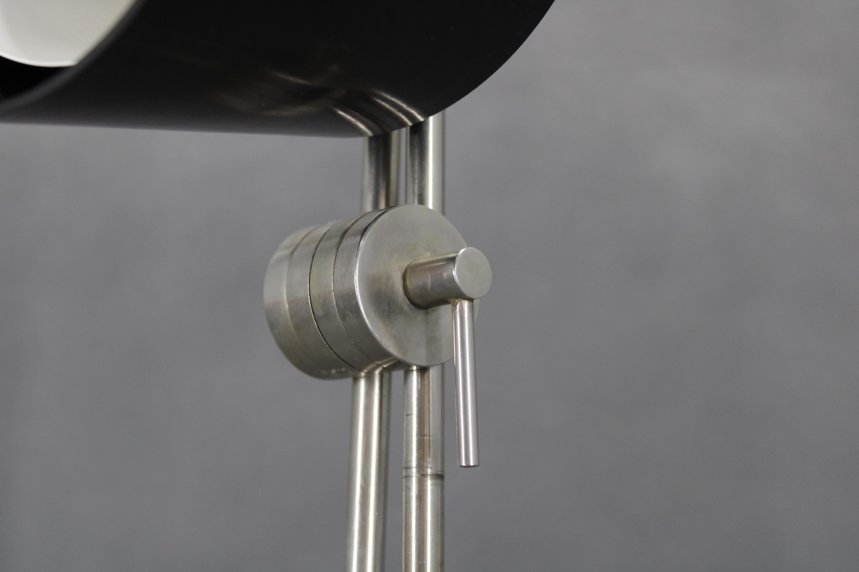 1950s Adjustable Bakelite Table Lamp, Czechoslovakia en vente 4
