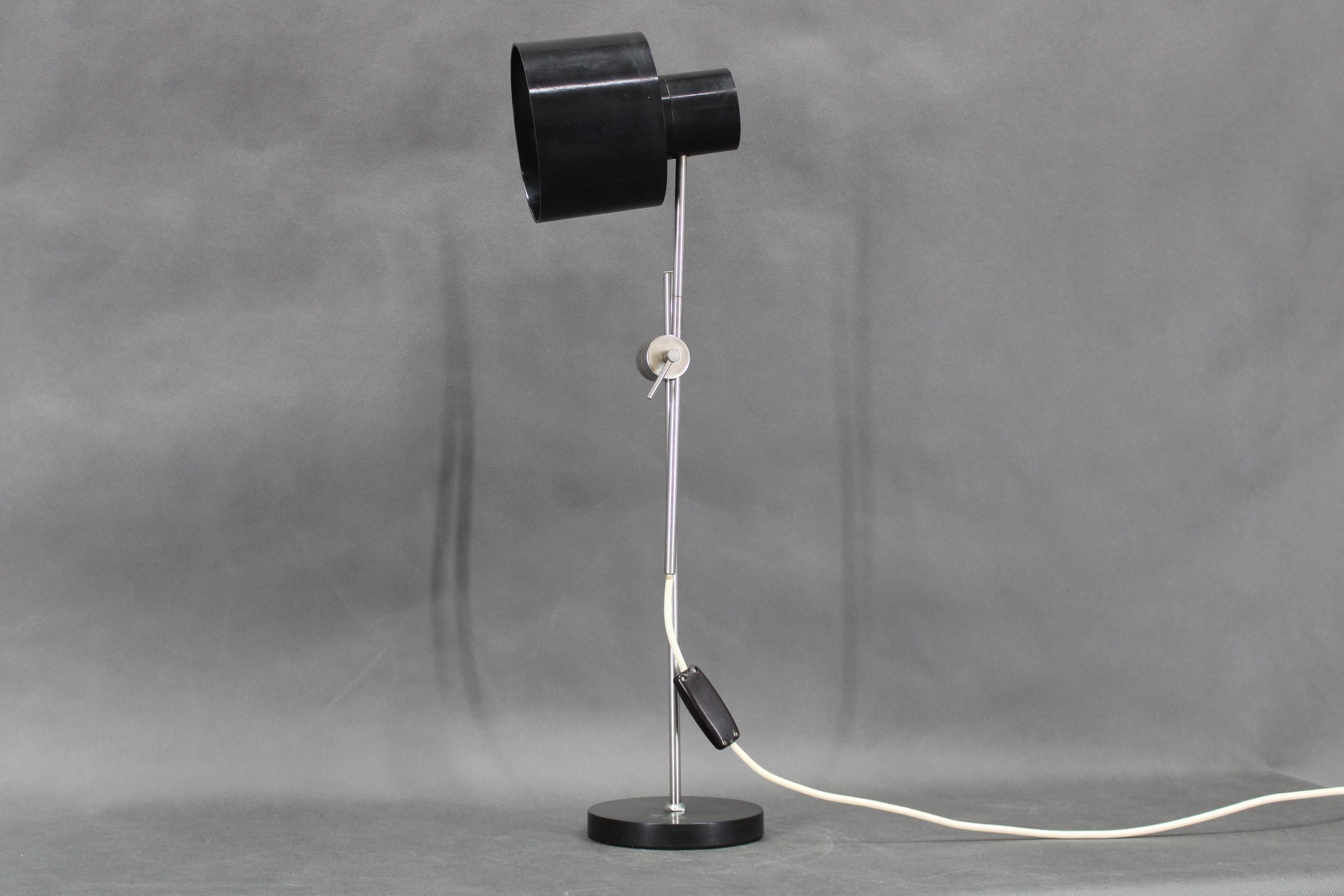 Mid-Century Modern 1950s Adjustable Bakelite Table Lamp, Czechoslovakia en vente