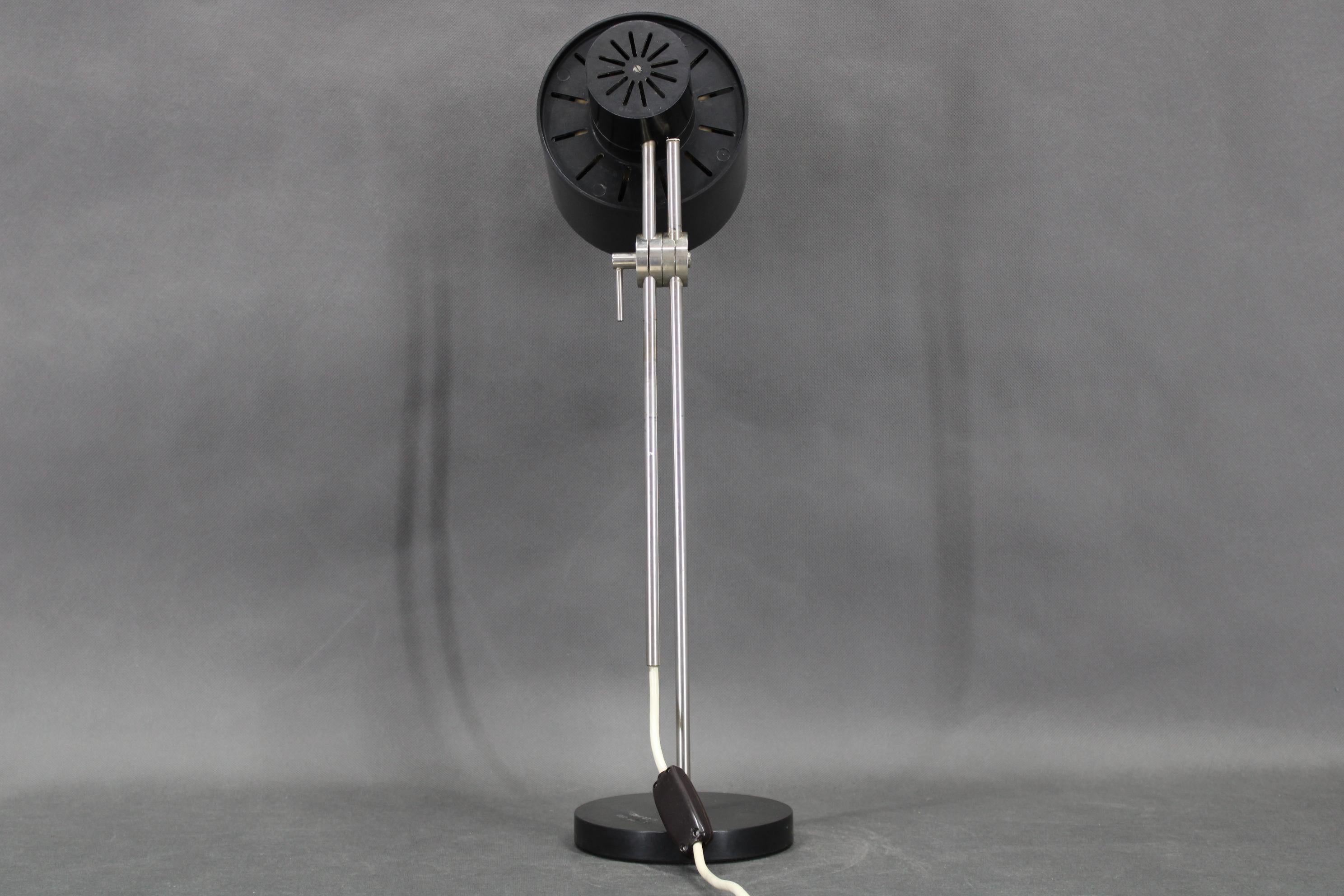 1950s Adjustable Bakelite Table Lamp, Czechoslovakia Bon état - En vente à Praha, CZ