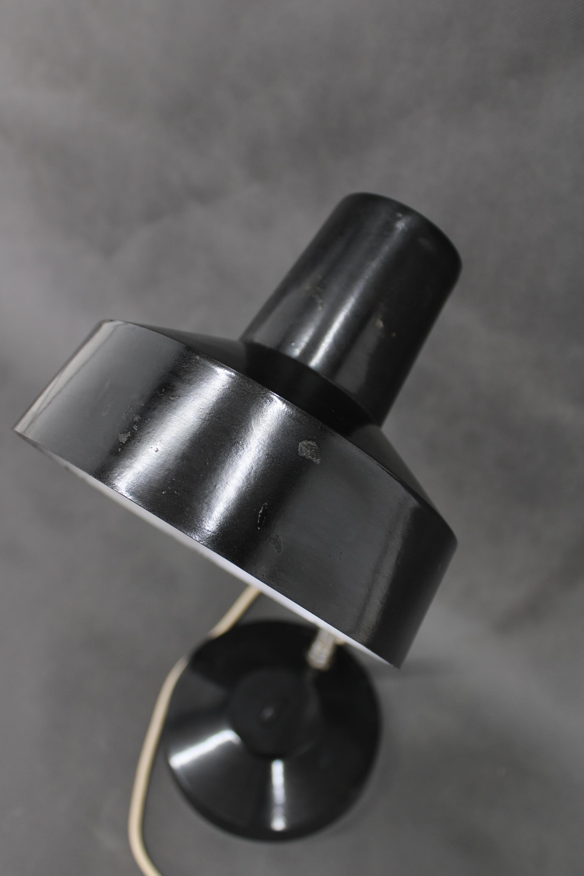 1950s Adjustable Bakelite Table Lamp, Czechoslovakia For Sale 3