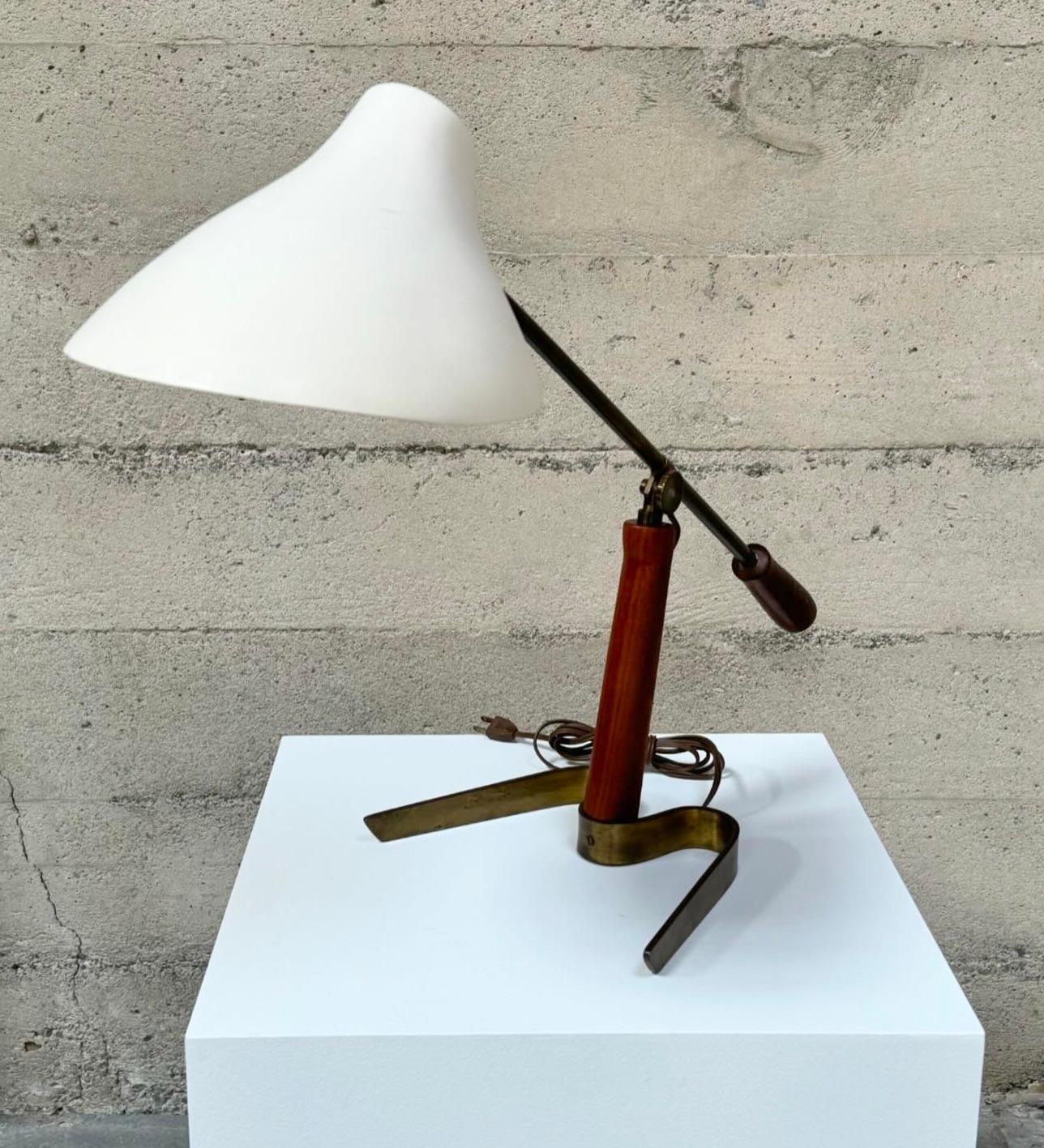 Mid-Century Modern 1950s Adjustable Dutch Table Lamp in Wood, Brass and Fiberglass