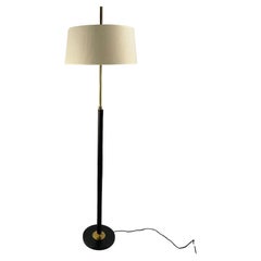 Lampadaire réglable en laiton des années 1950 avec garniture en cuir et Stitch by Stitch
