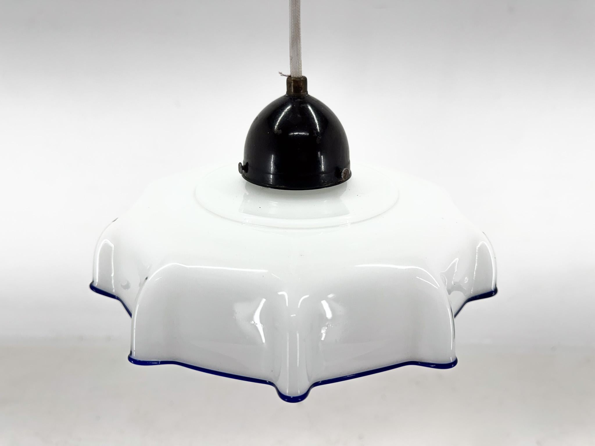 XX secolo Lampada a sospensione regolabile in vetro e ceramica degli anni '50 in vendita