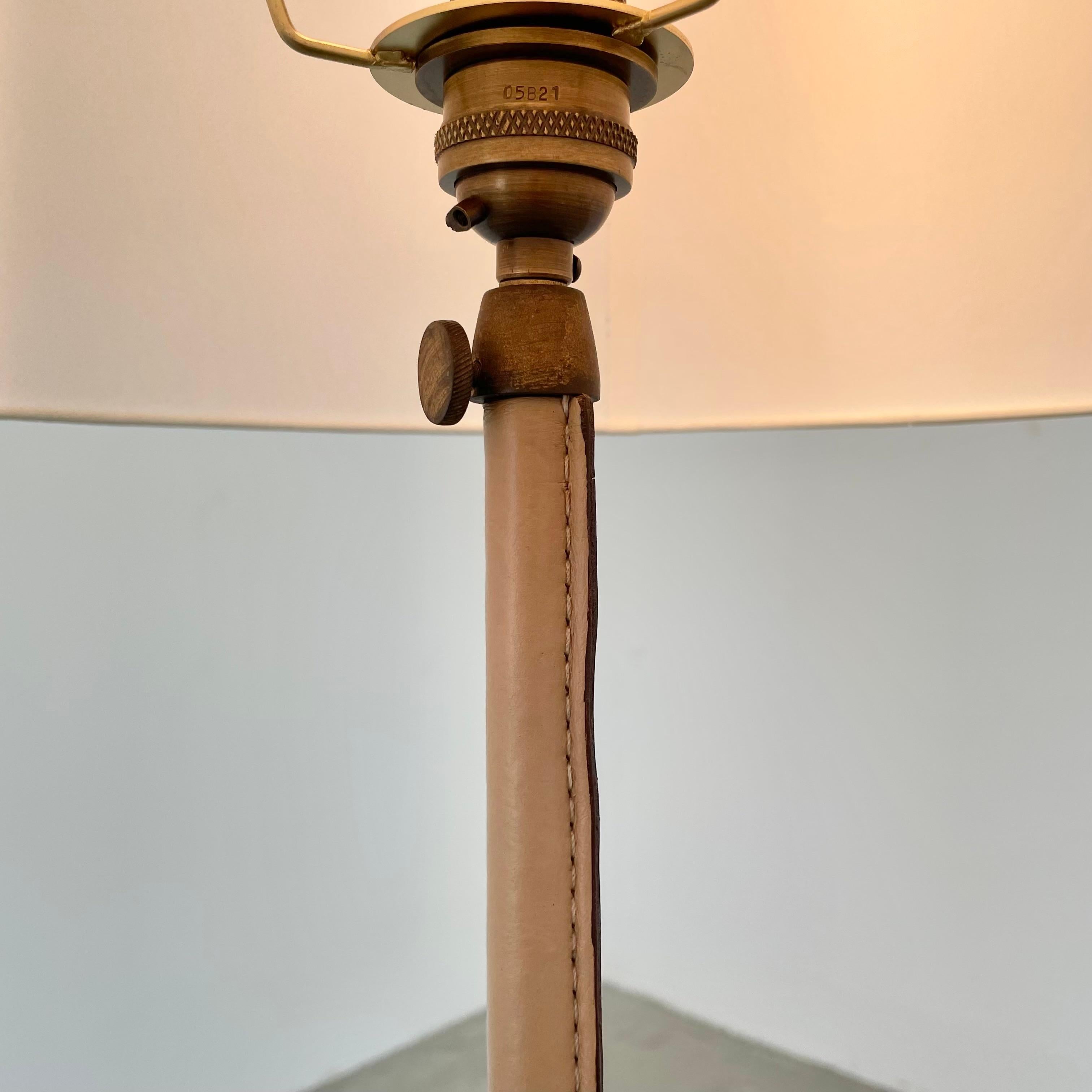 Mid-Century Modern 1950s Adjustable Leather Floor Lamp in the Style of Jacques Adnet For Sale