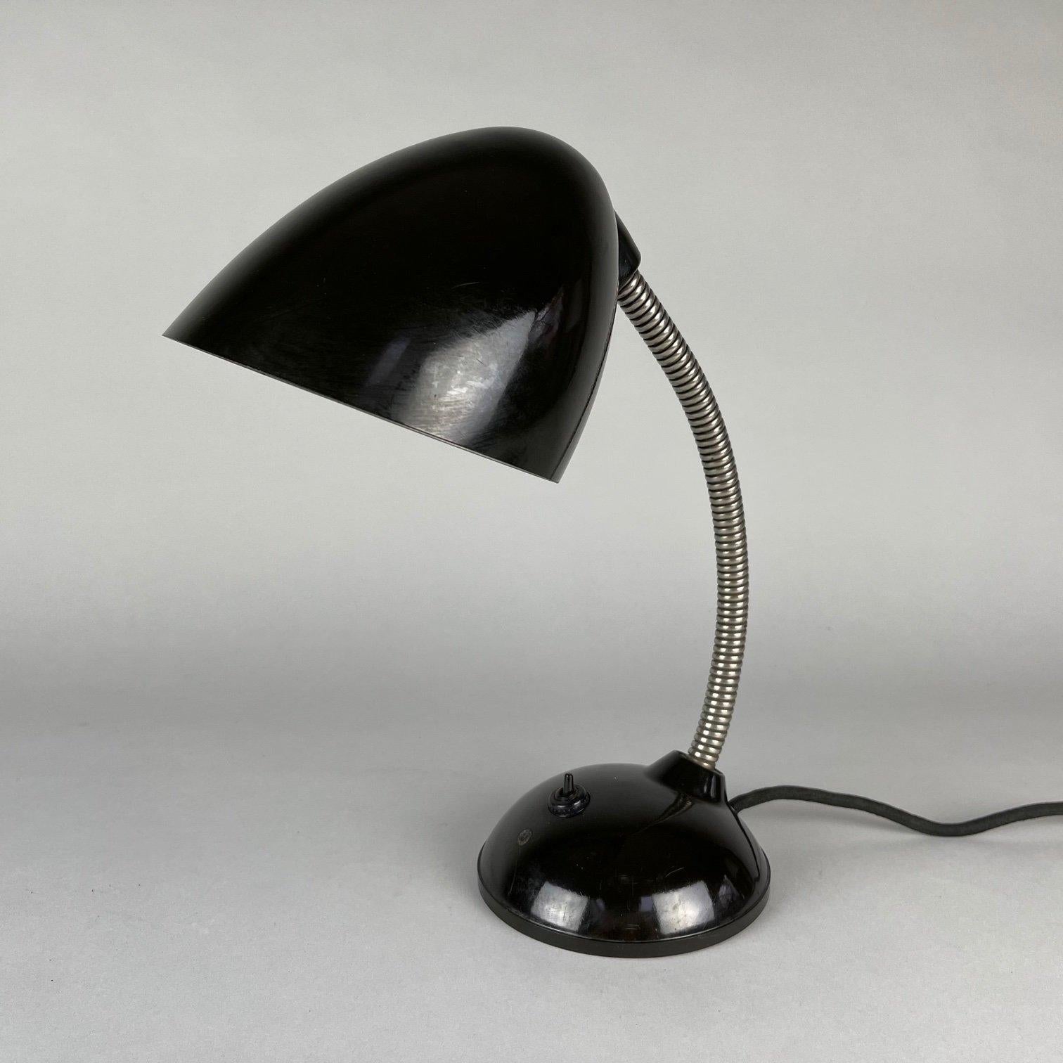 Lampe de bureau réglable des années 1950 d'Eric Kirkman Cole, Tchécoslovaquie Bon état - En vente à Praha, CZ