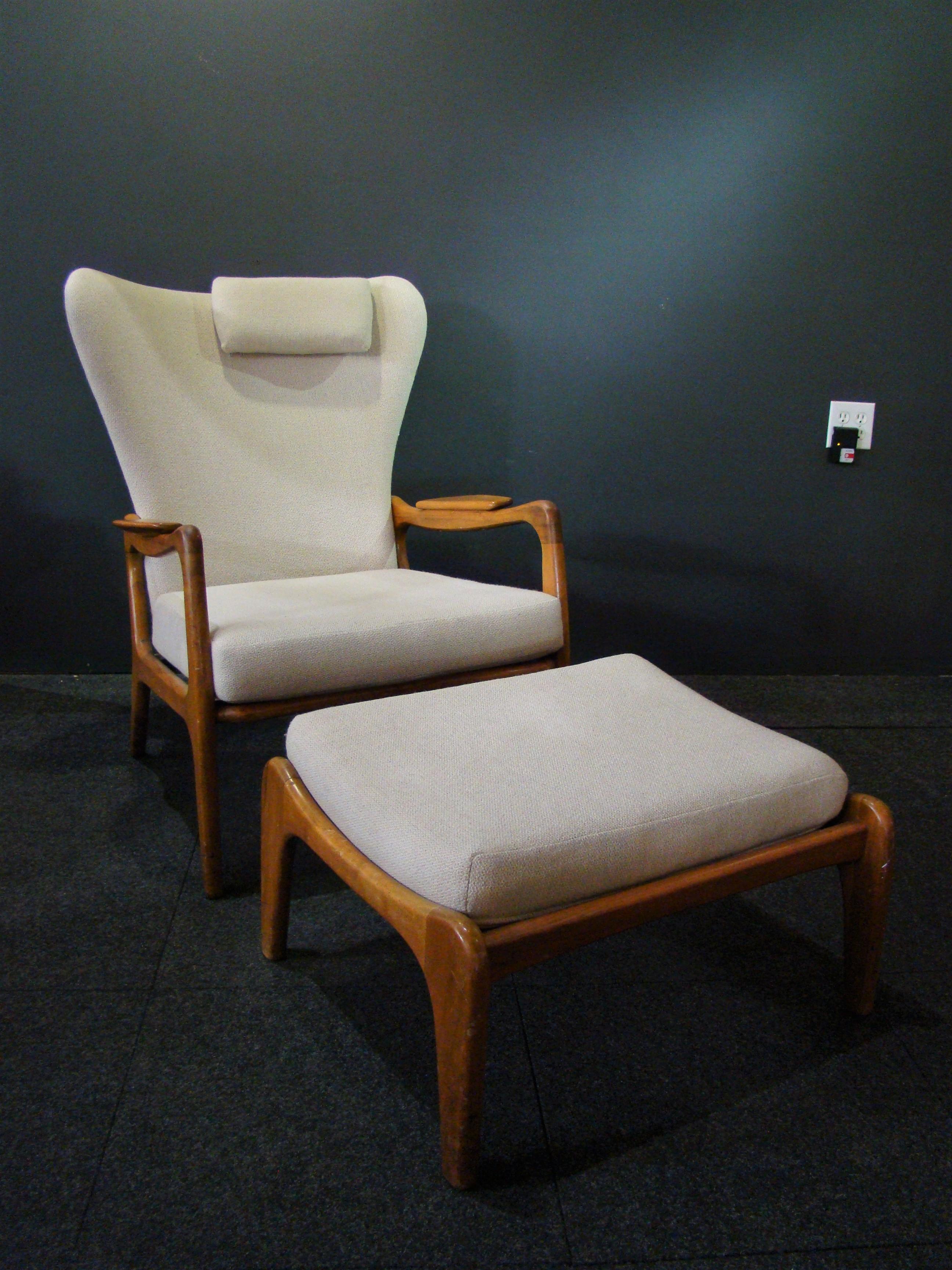 Adrian Pearsall design wingback lounge chair and ottoman for Craft Associates, USA, 1960s. Newer upholstery but not perfect, very comfortable with a removable neck pillow.