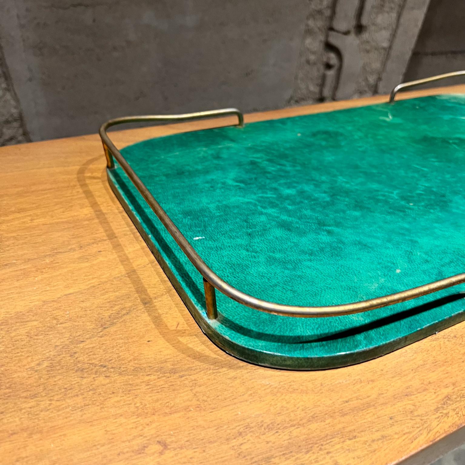 Italiano Vassoio da portata Greene & Greene di Aldo Tura del 1950 in pelle di capra laccata Milano in vendita