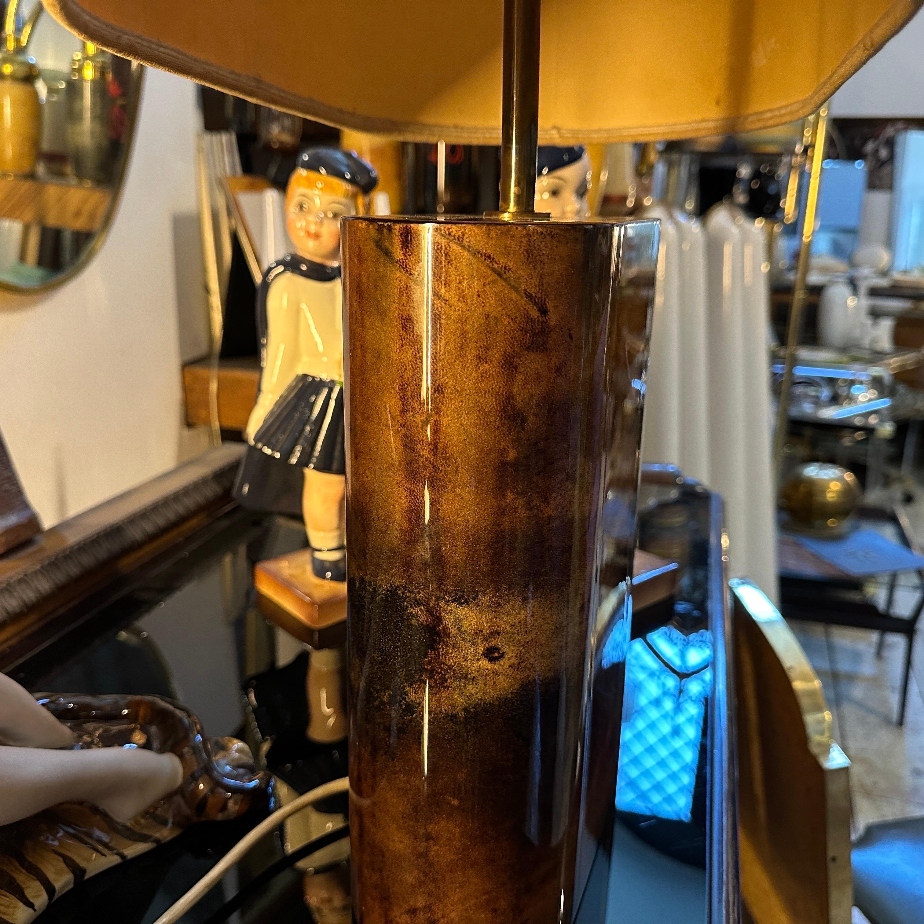 1950s Aldo Tura Mid-Century Modern Brown Goatskin and Brass Italian Table Lamp For Sale 6