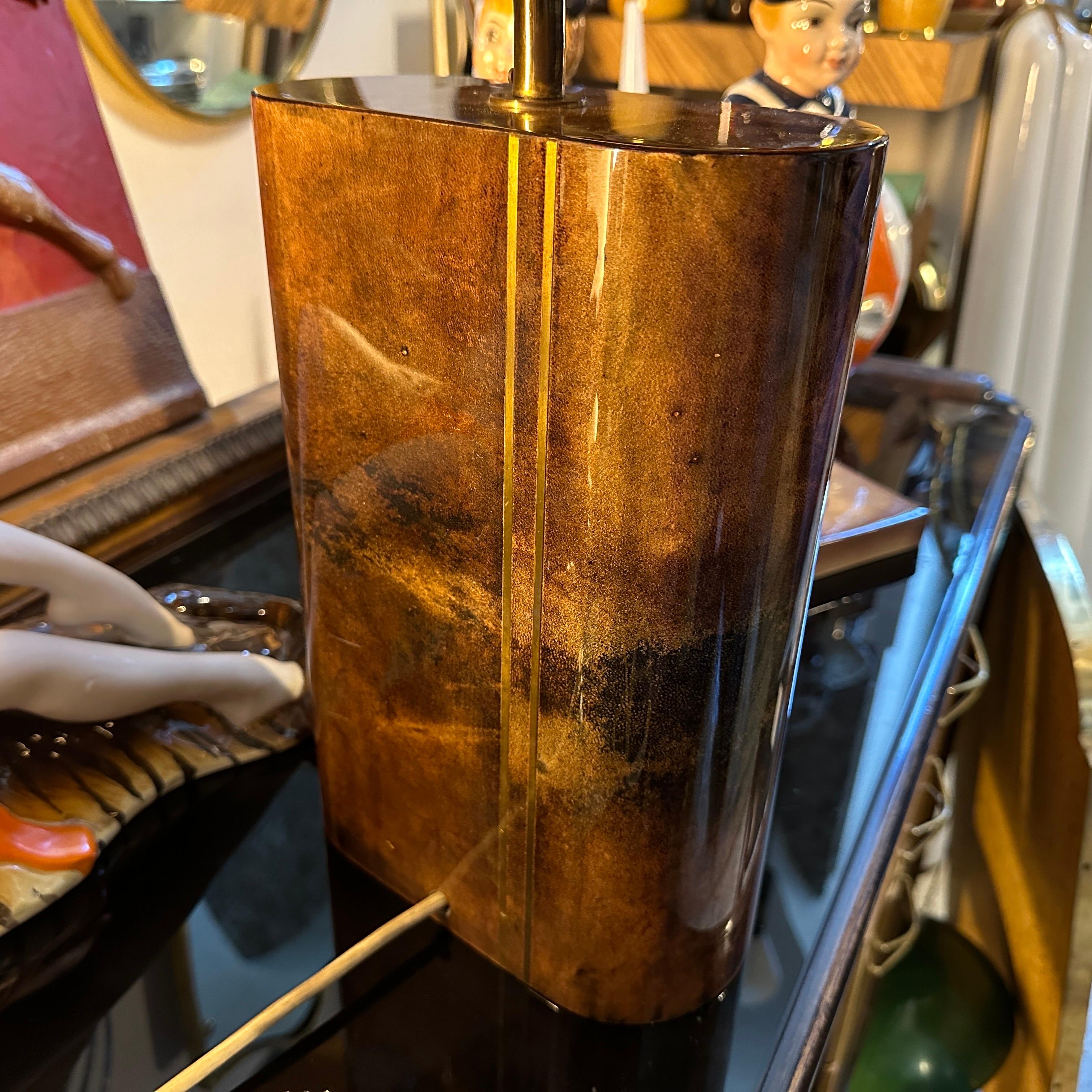 1950s Aldo Tura Mid-Century Modern Brown Goatskin and Brass Italian Table Lamp For Sale 8
