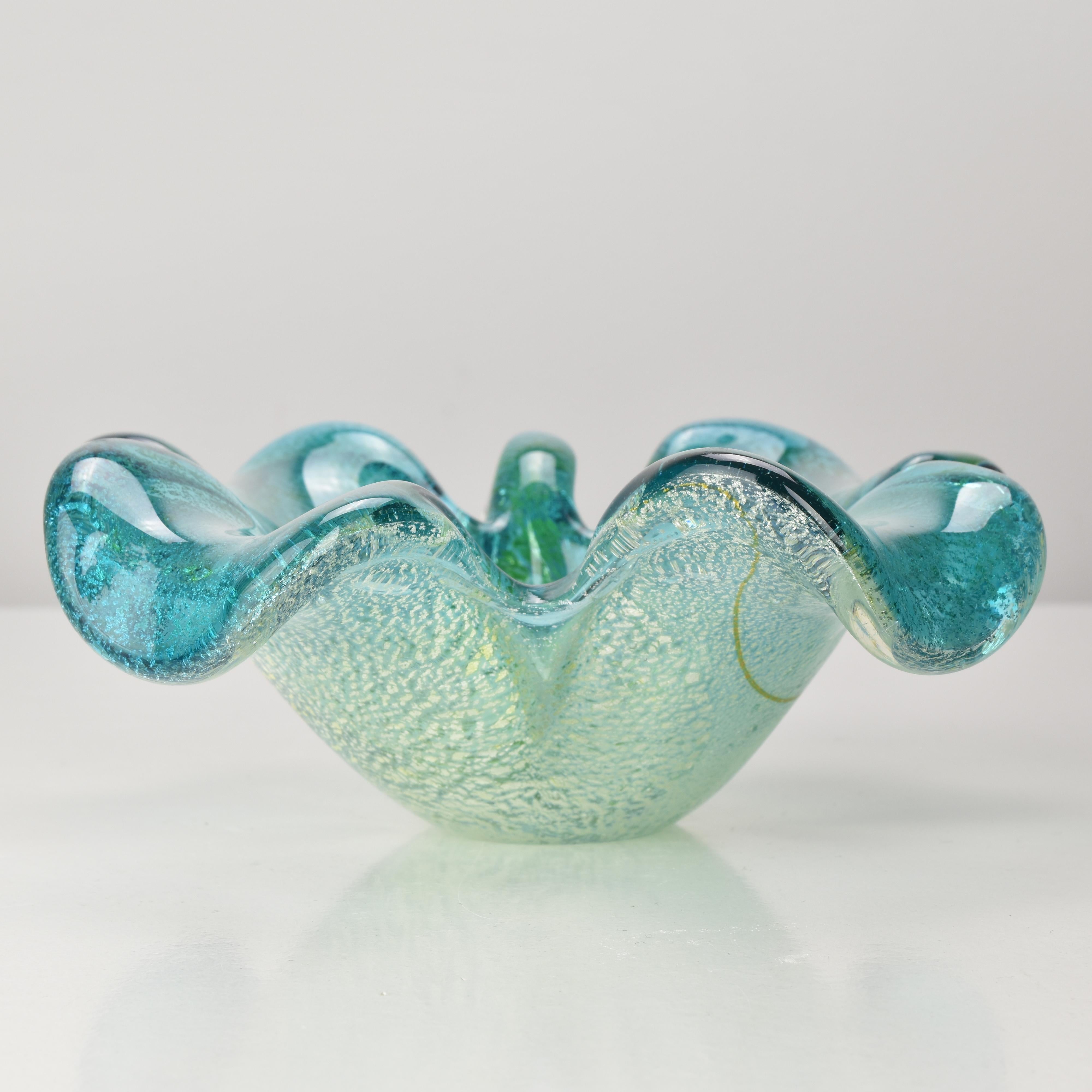 Mid-Century Modern 1950 Alfredo Barbini Murano Coupe à feuilles de trèfle en verre d'art Aqua & Greene Artful Green en vente