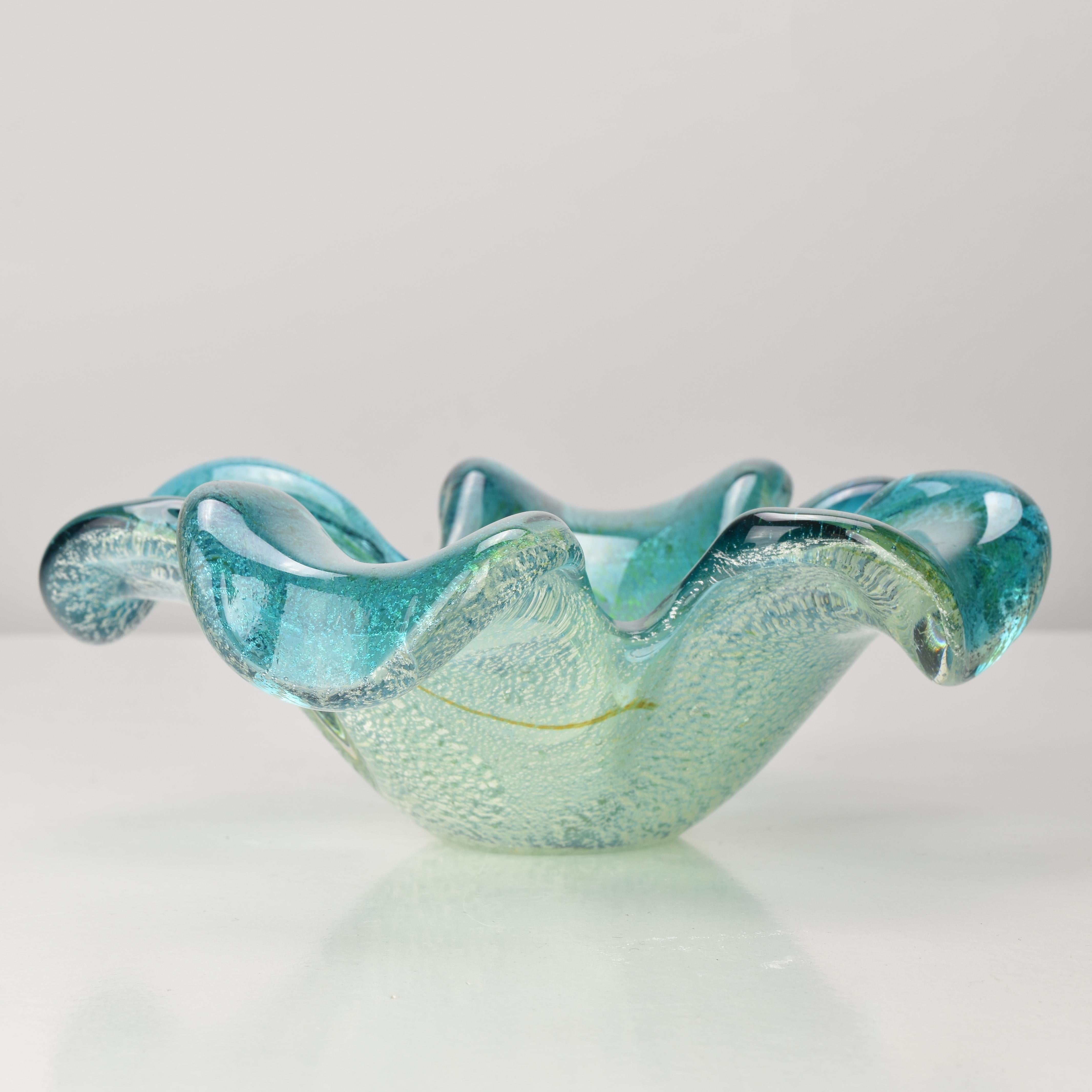 italien 1950 Alfredo Barbini Murano Coupe à feuilles de trèfle en verre d'art Aqua & Greene Artful Green en vente