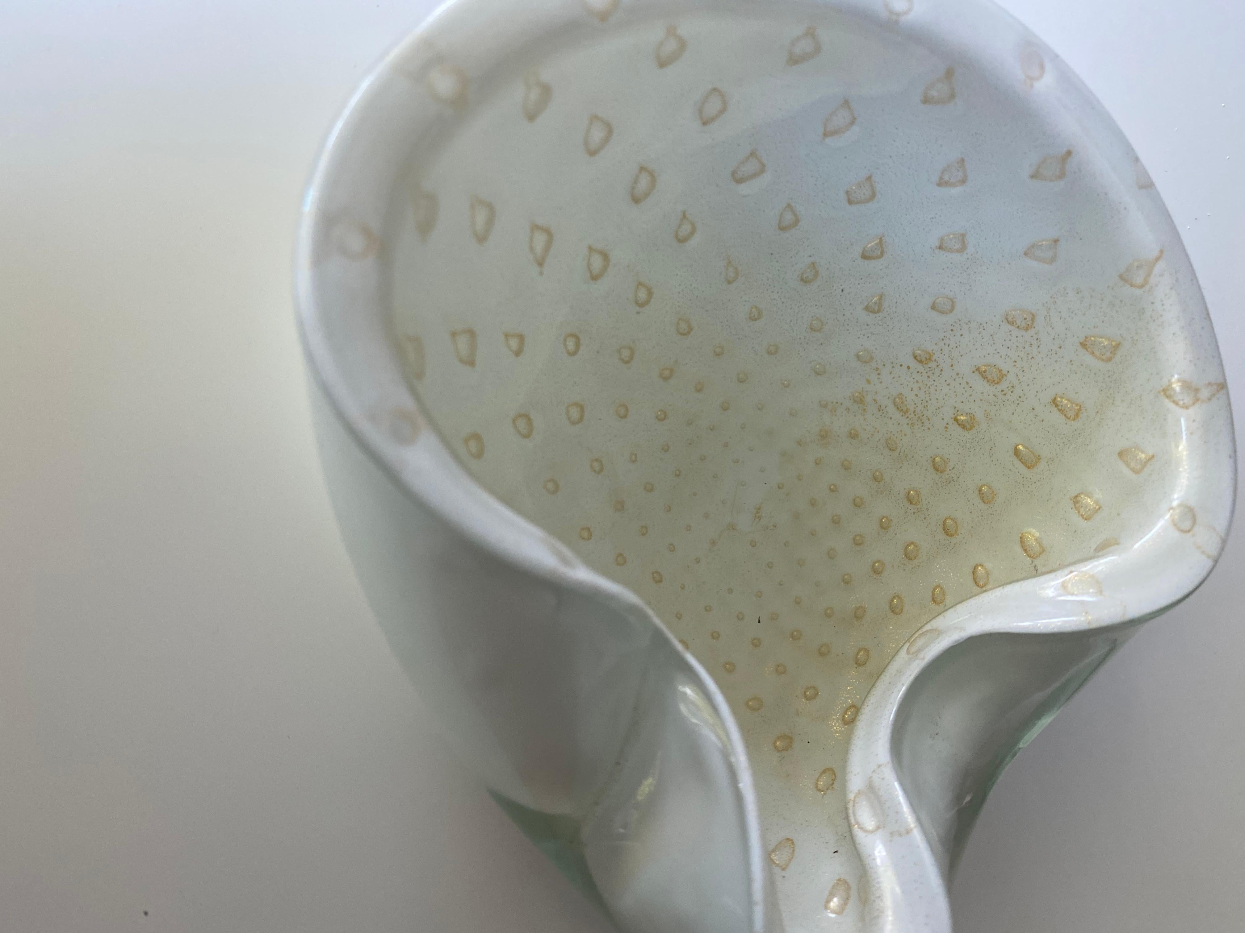 1950s Alfredo Barbini Murano White Gold Flecks Italian Art Glass Decorative Bowl For Sale 5