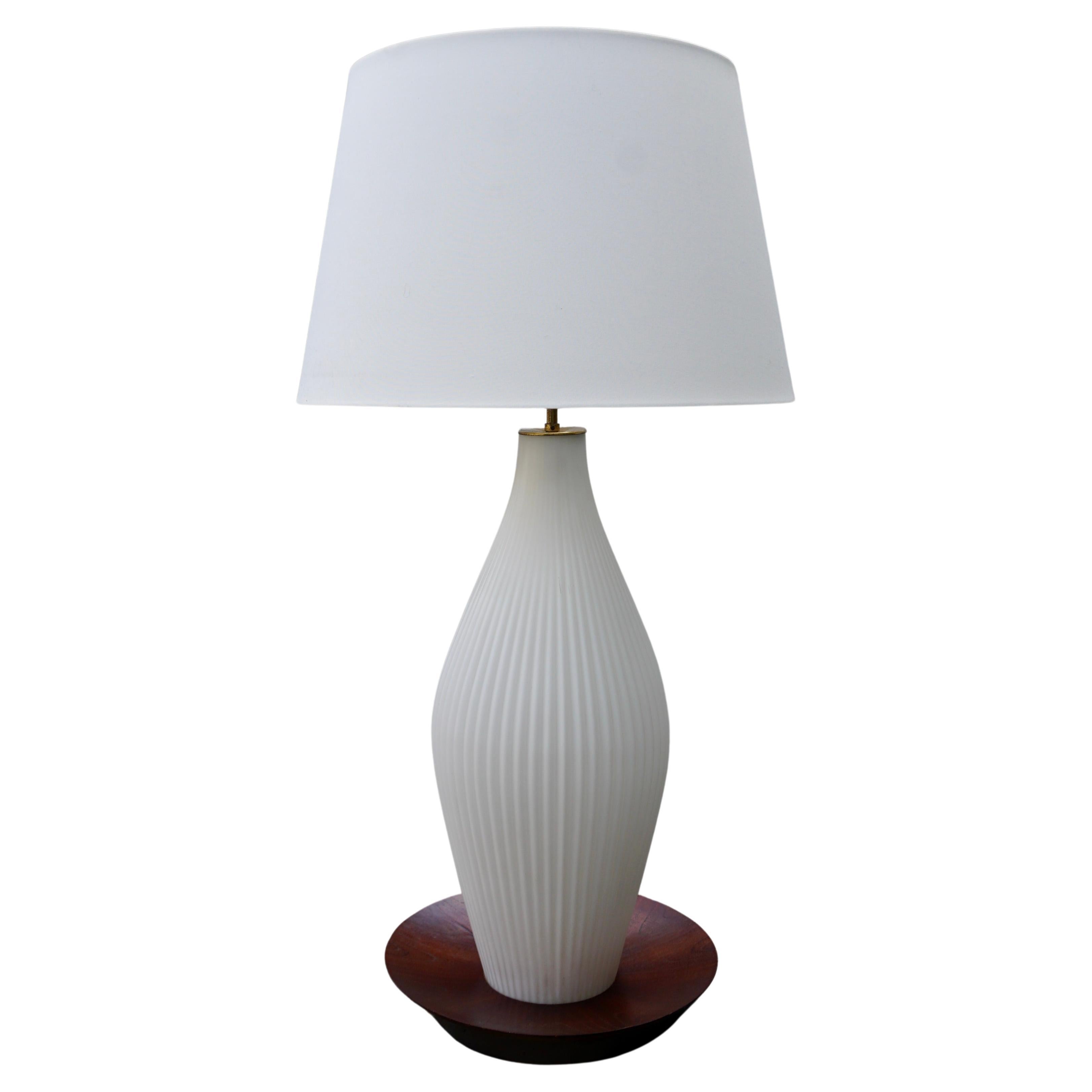 1950s Alfredo Barbini Style Ribbed Glass Lamp In Good Condition For Sale In Antwerp, BE