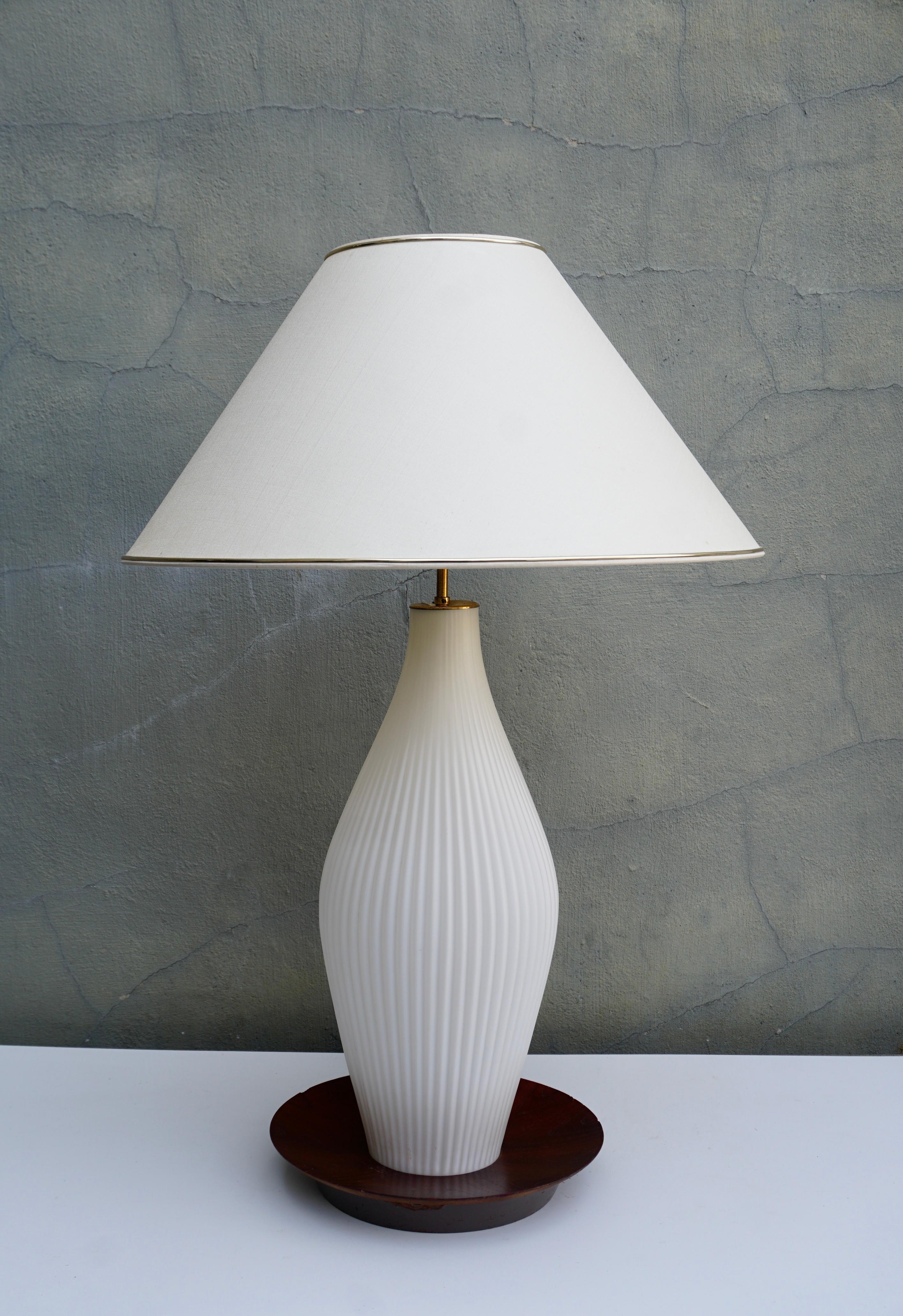 Brass 1950s Alfredo Barbini Style Ribbed Glass Lamp For Sale