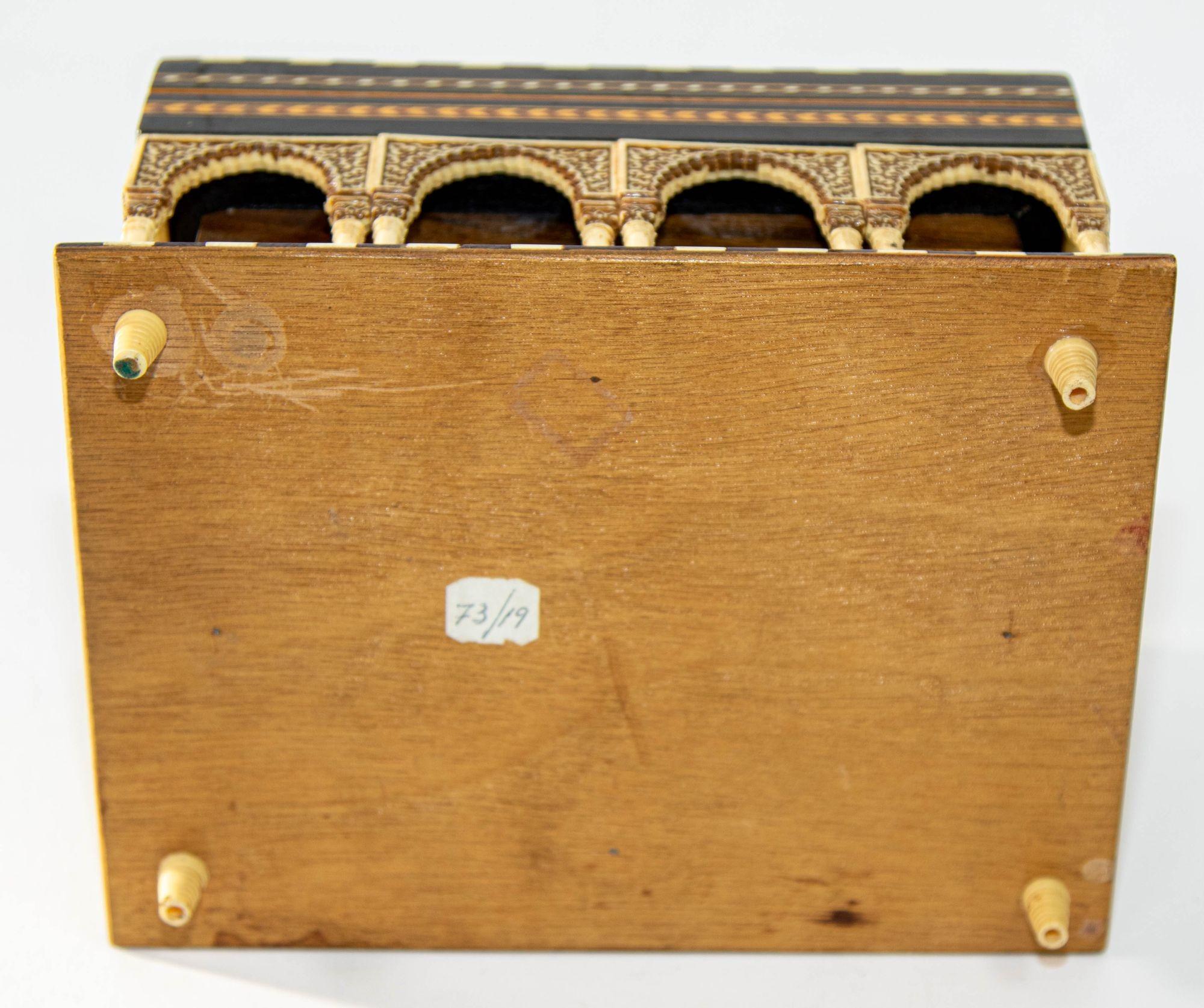 1950s Alhambra Palace Granada Spain Handmade Footed Moorish Jewelry Box 4