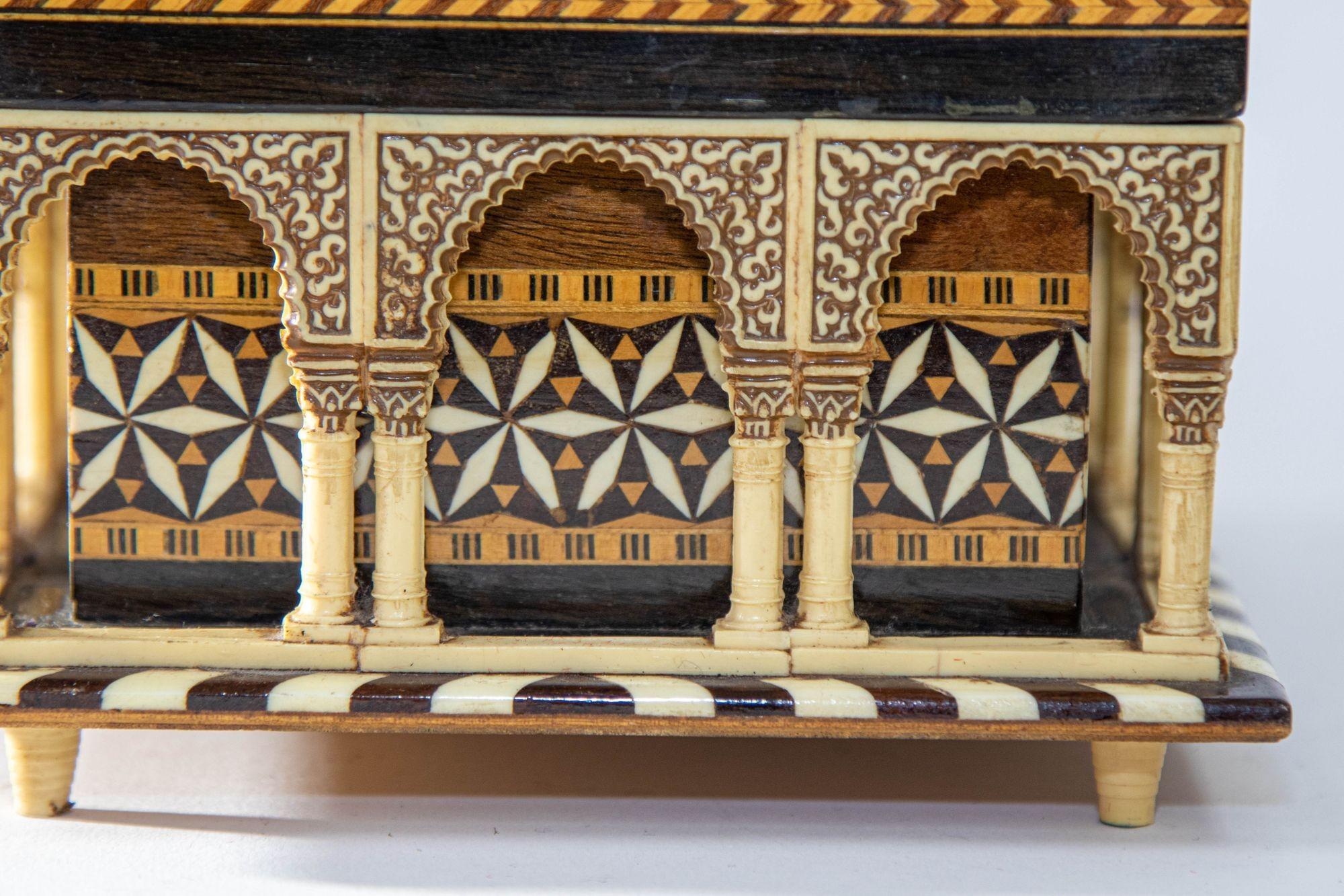 1950s Alhambra Palace Granada Spain Handmade Footed Moorish Jewelry Box 7