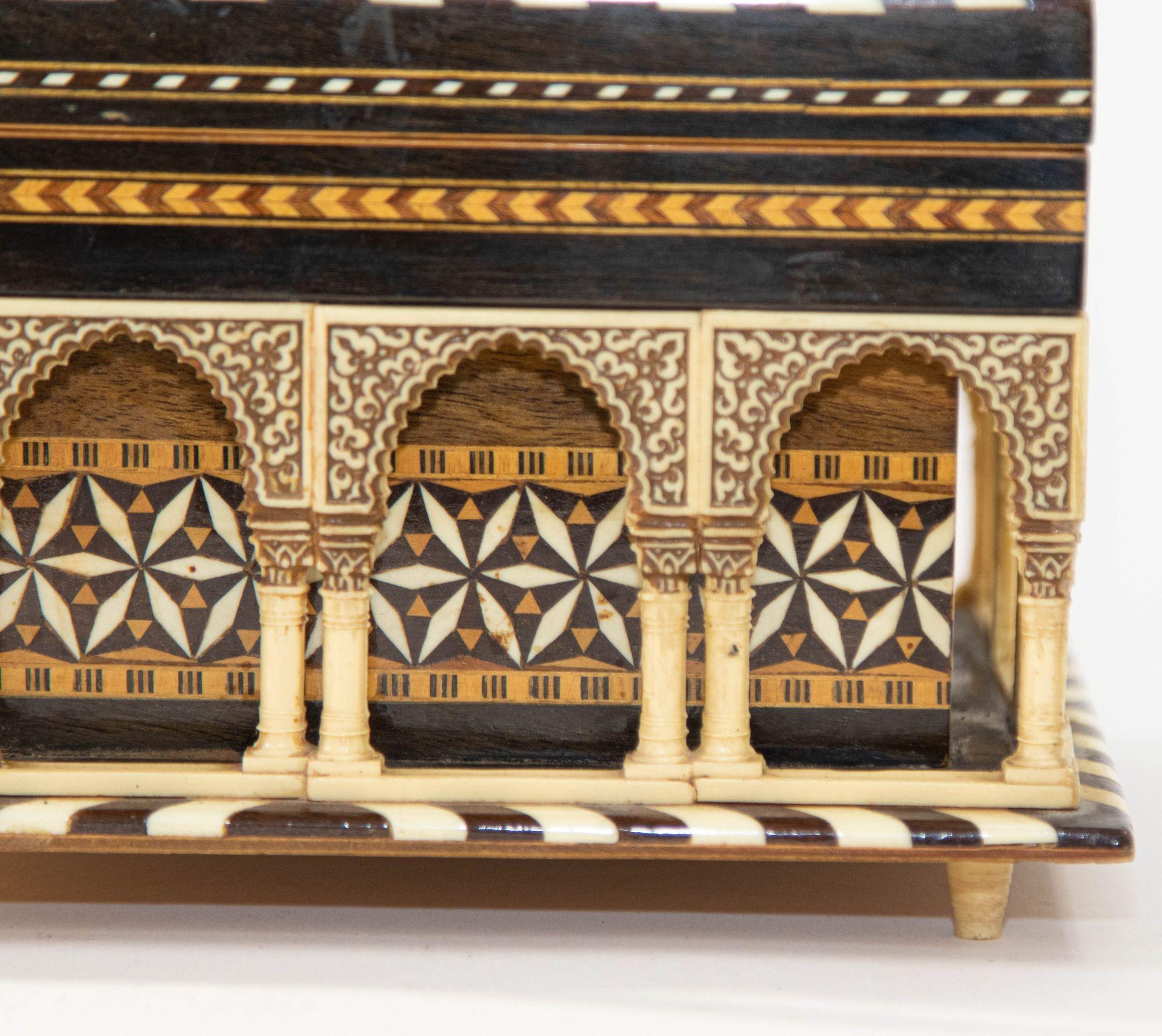 1950s Alhambra Palace Granada Spain Handmade Footed Moorish Jewelry Box 2