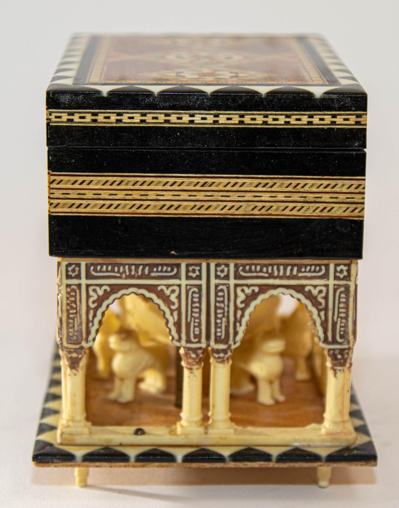 1950s Alhambra Palace Granada Spain Handmade Footed Moorish Music Box 3